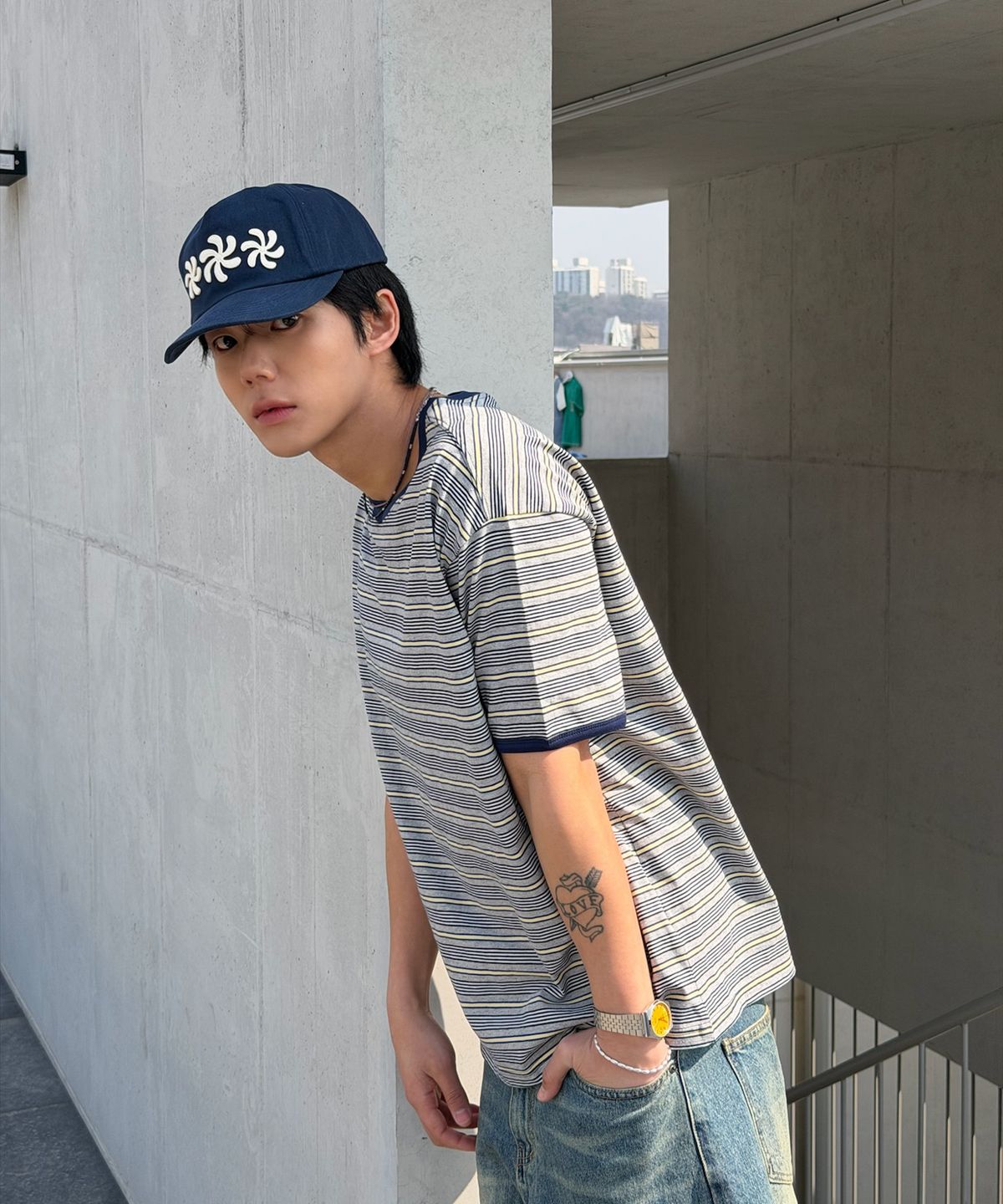 아모우(AMOU) AMOU Multi Stripe Ringer T-Shirts Melange