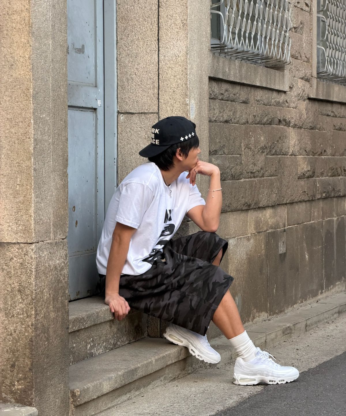 아모우(AMOU) KALT Lips Half T-Shirts White