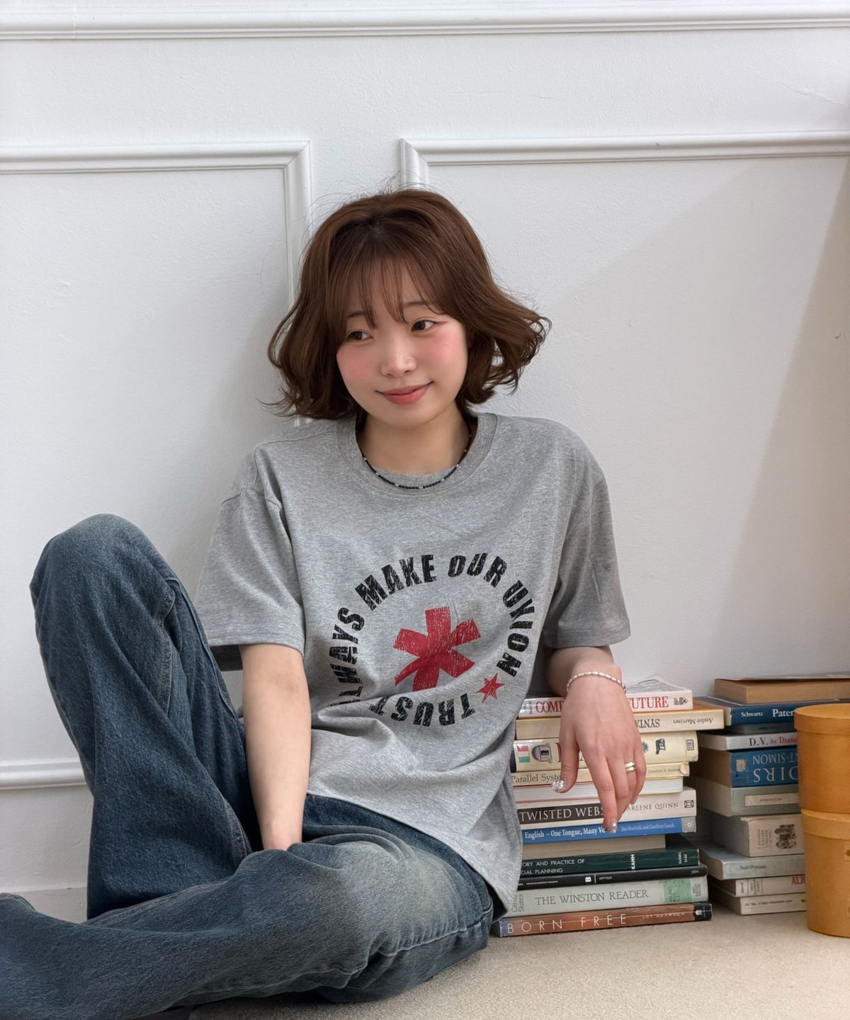 아모우(AMOU) Lettering Circle Half T-Shirts Gray