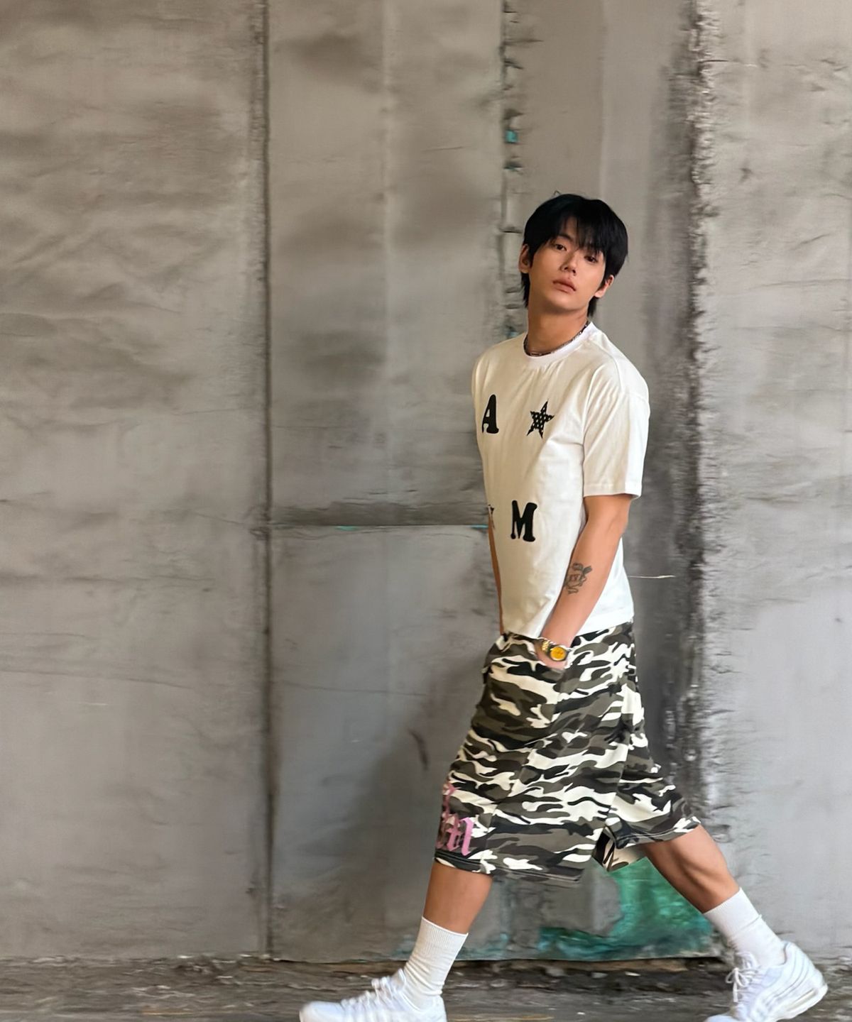 아모우(AMOU) AM Star Half T-Shirts White