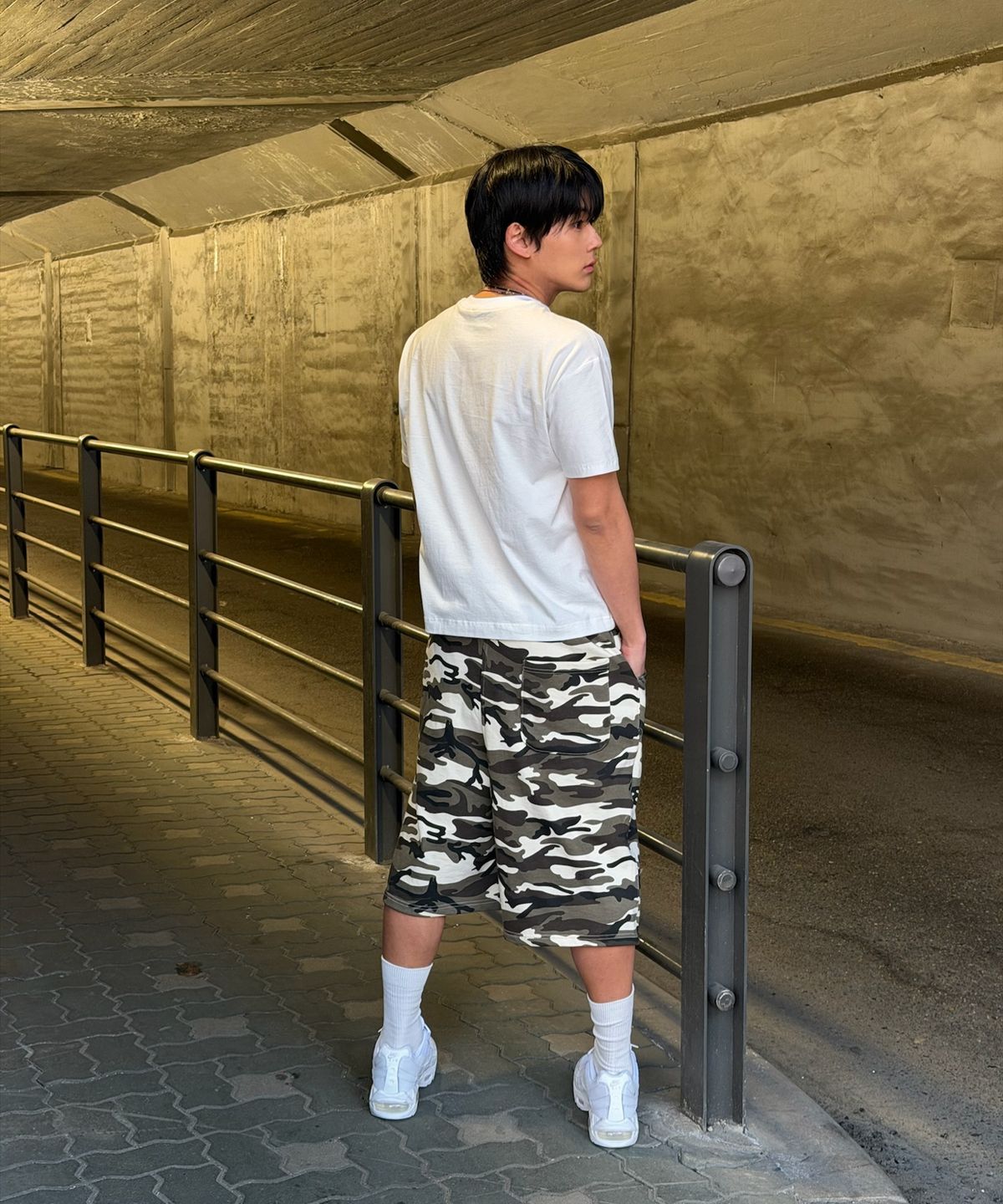 아모우(AMOU) AM Star Half T-Shirts White