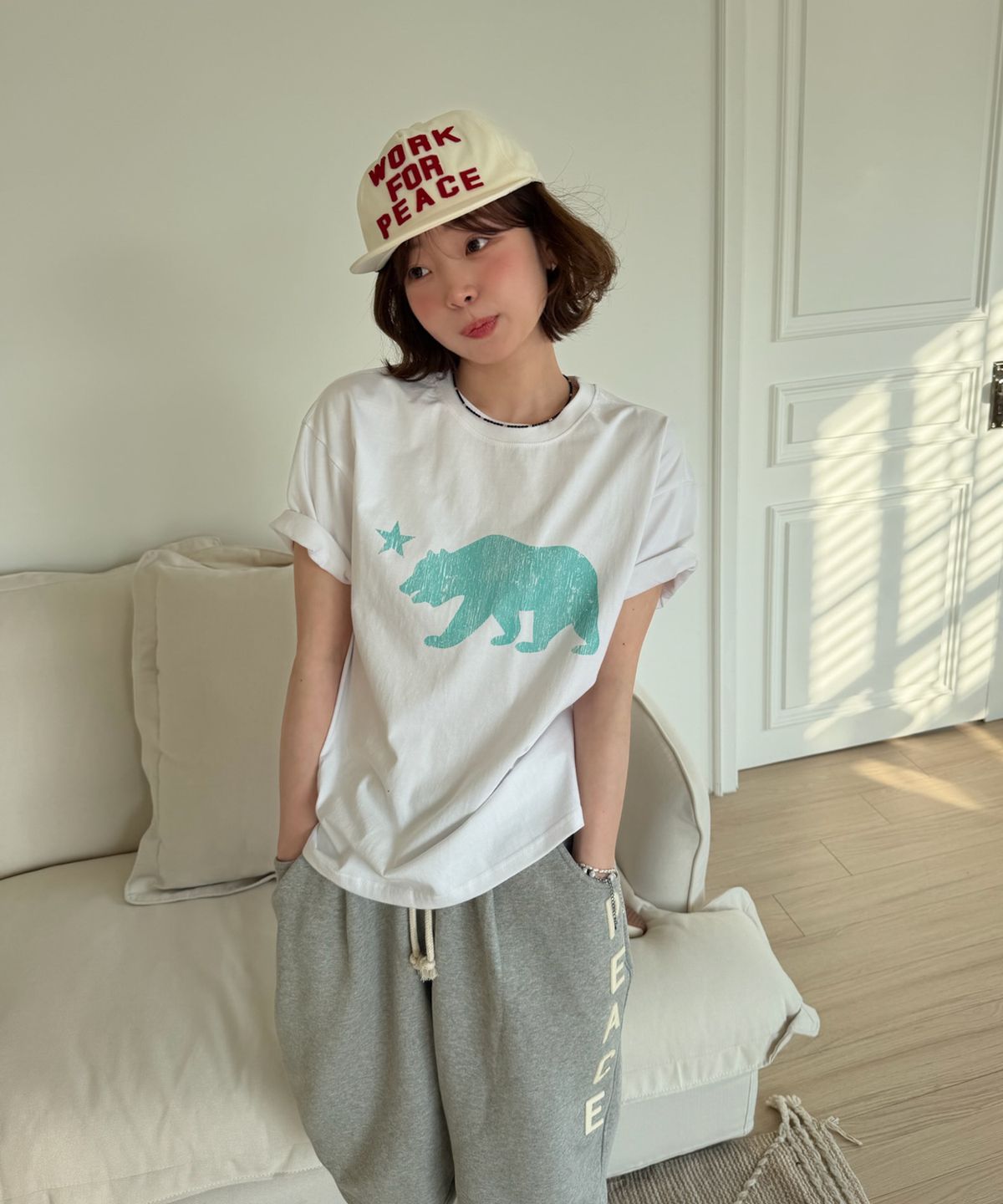 아모우(AMOU) Cali Bear Half T-Shirts White