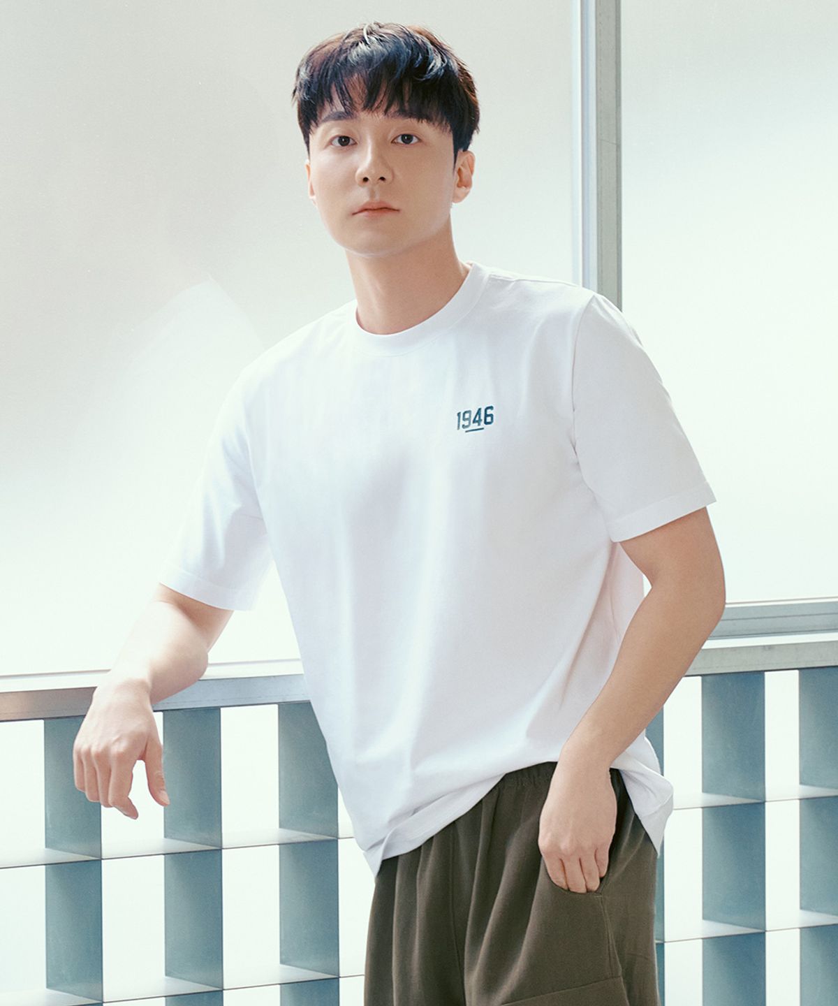 비와이씨(BYC) 크루넥 심플 로고 티셔츠