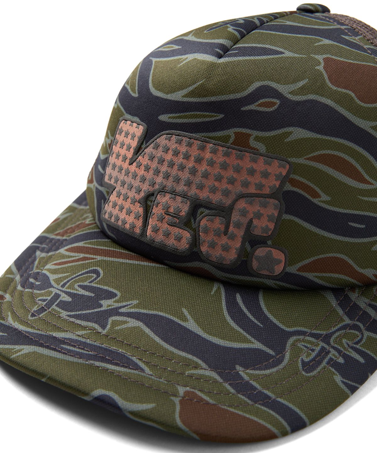 예스아이씨(YESEYESEE) Y.E.S Pop Mesh Cap Camo