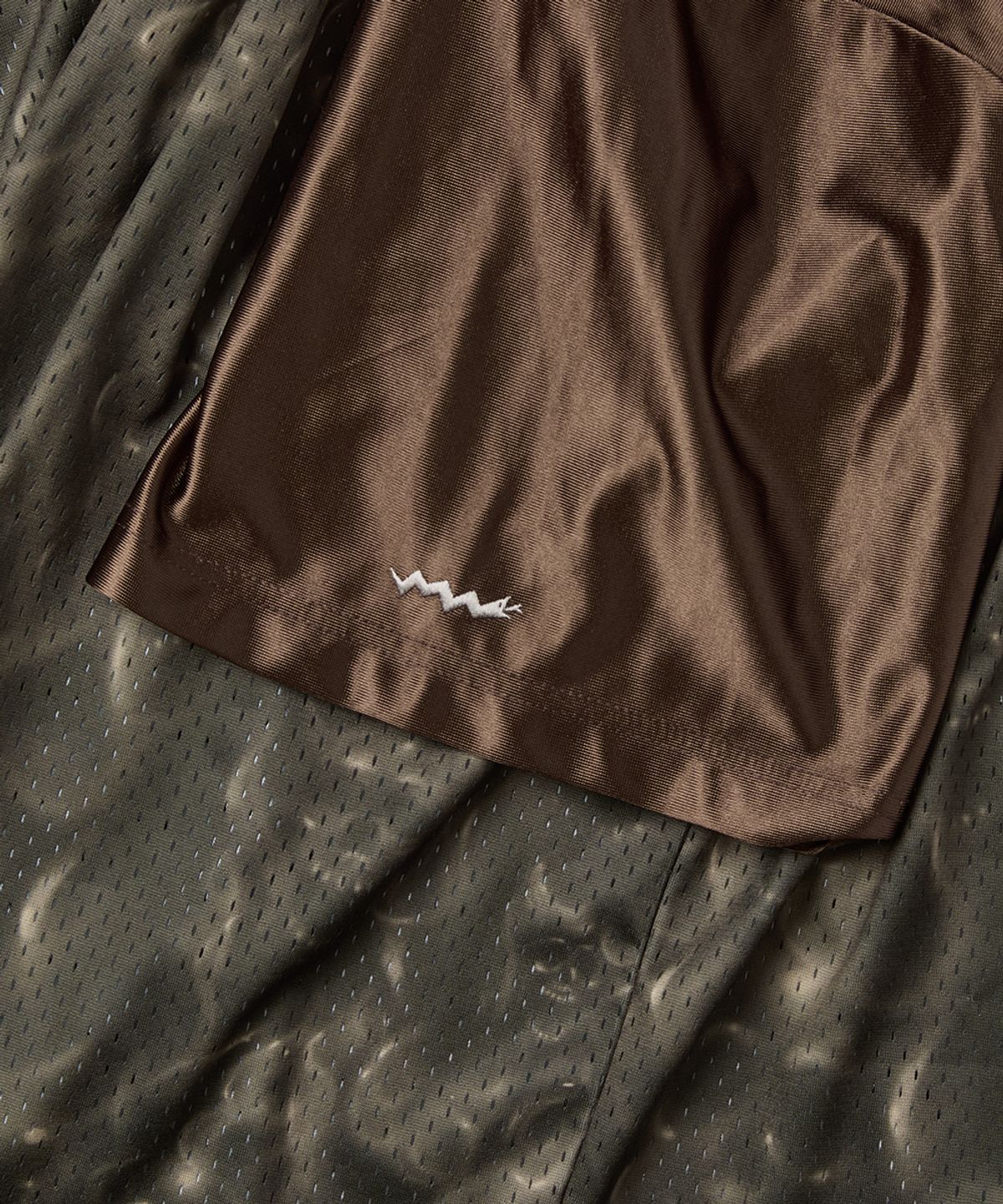 예스아이씨(YESEYESEE) Y.E.S Skull Mesh Tee Brown