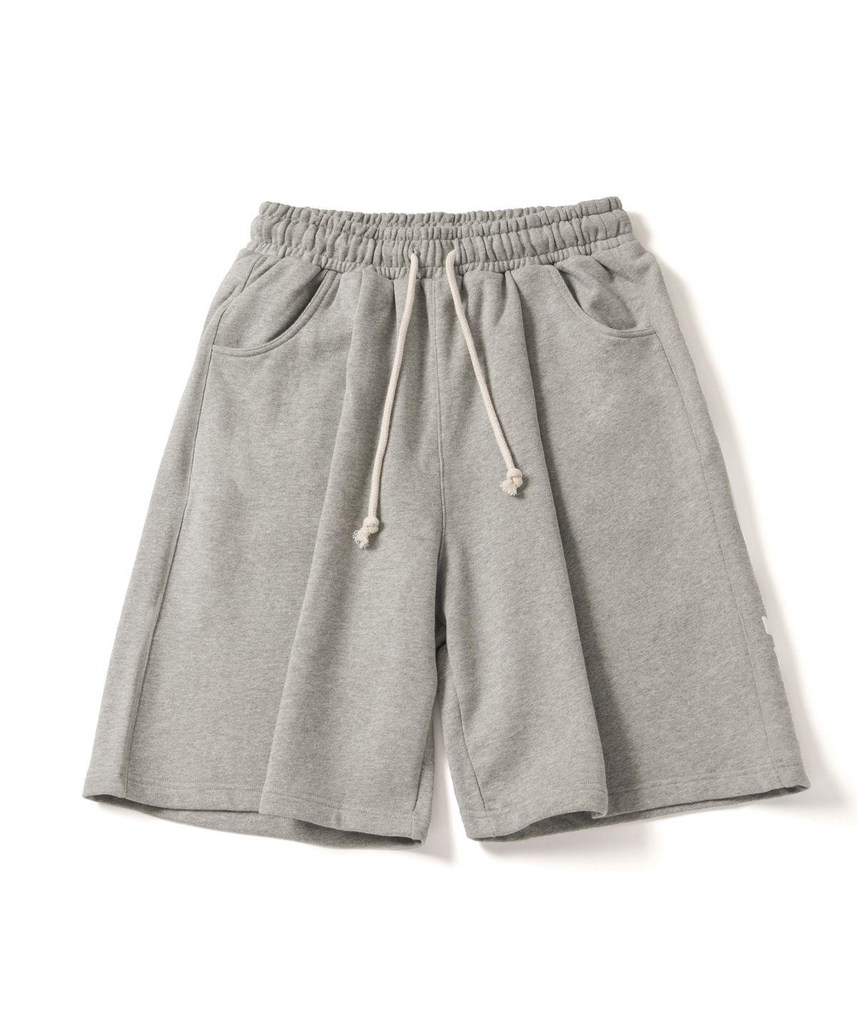 아모우(AMOU) MOLLY One Tuck Bermuda Pants Gray