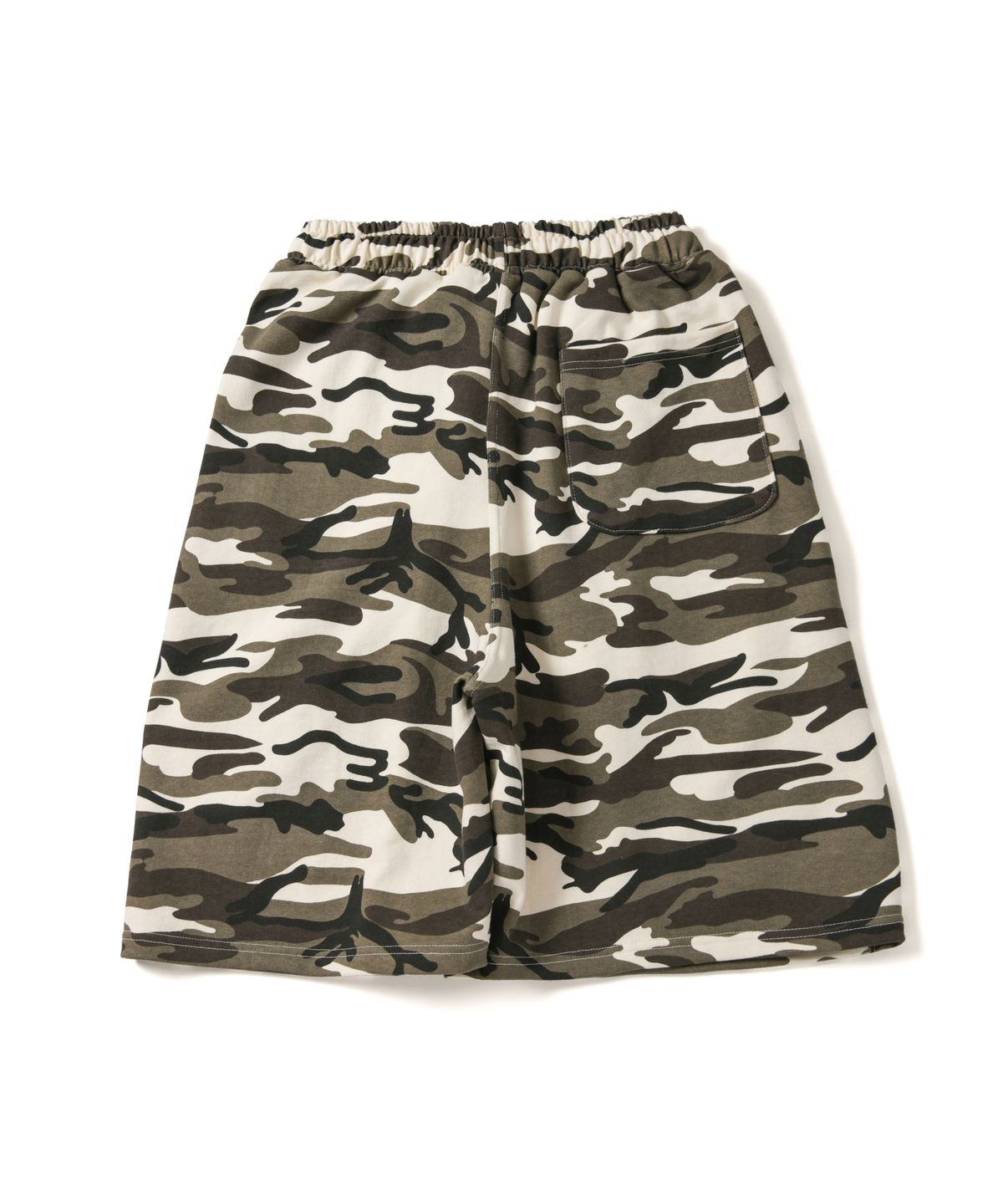 아모우(AMOU) CAMO One Tuck Bermuda Pants Beige