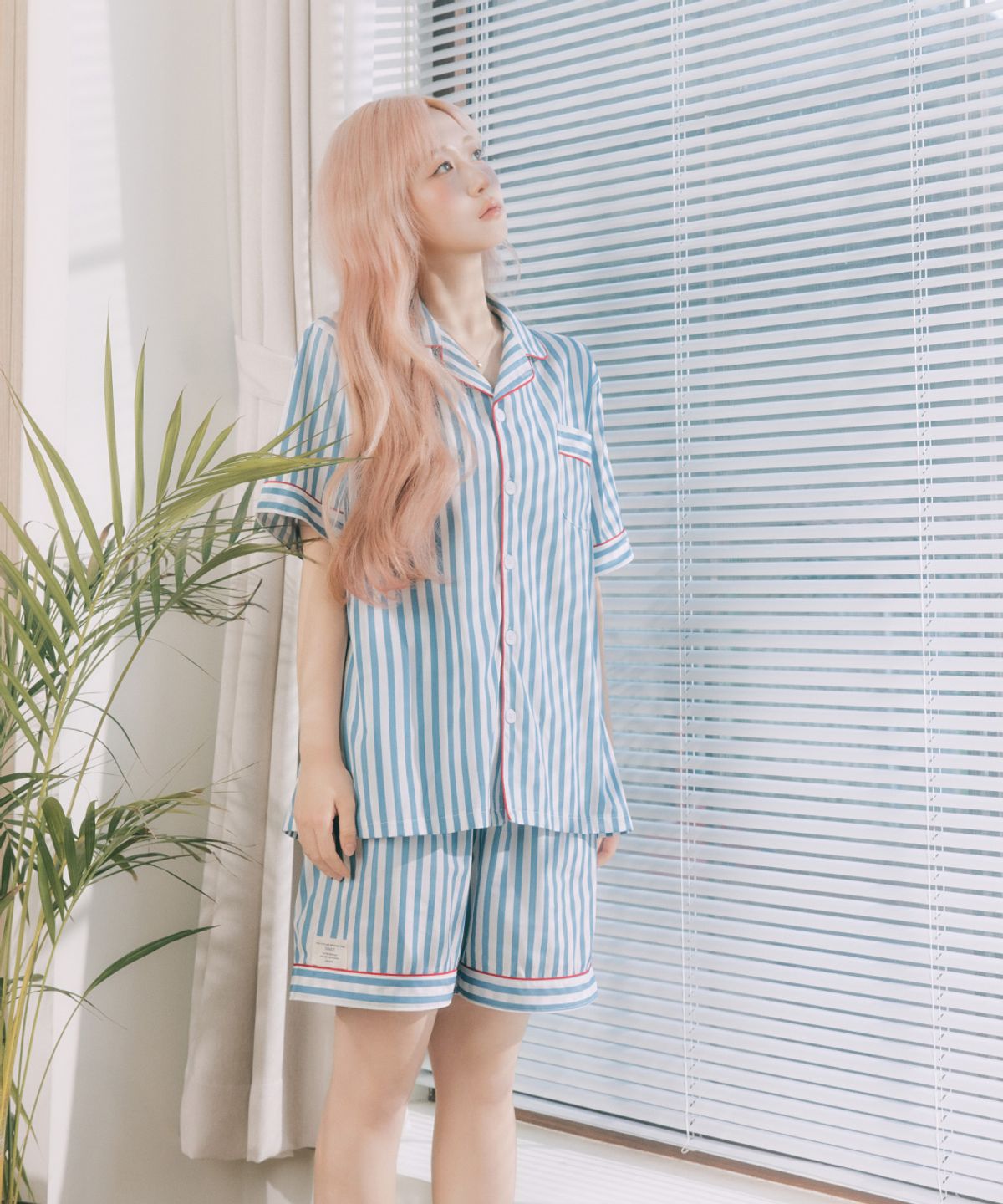 도씨(DOSSY) [2SET] 실크핏 토브 반팔 커플 잠옷 세트