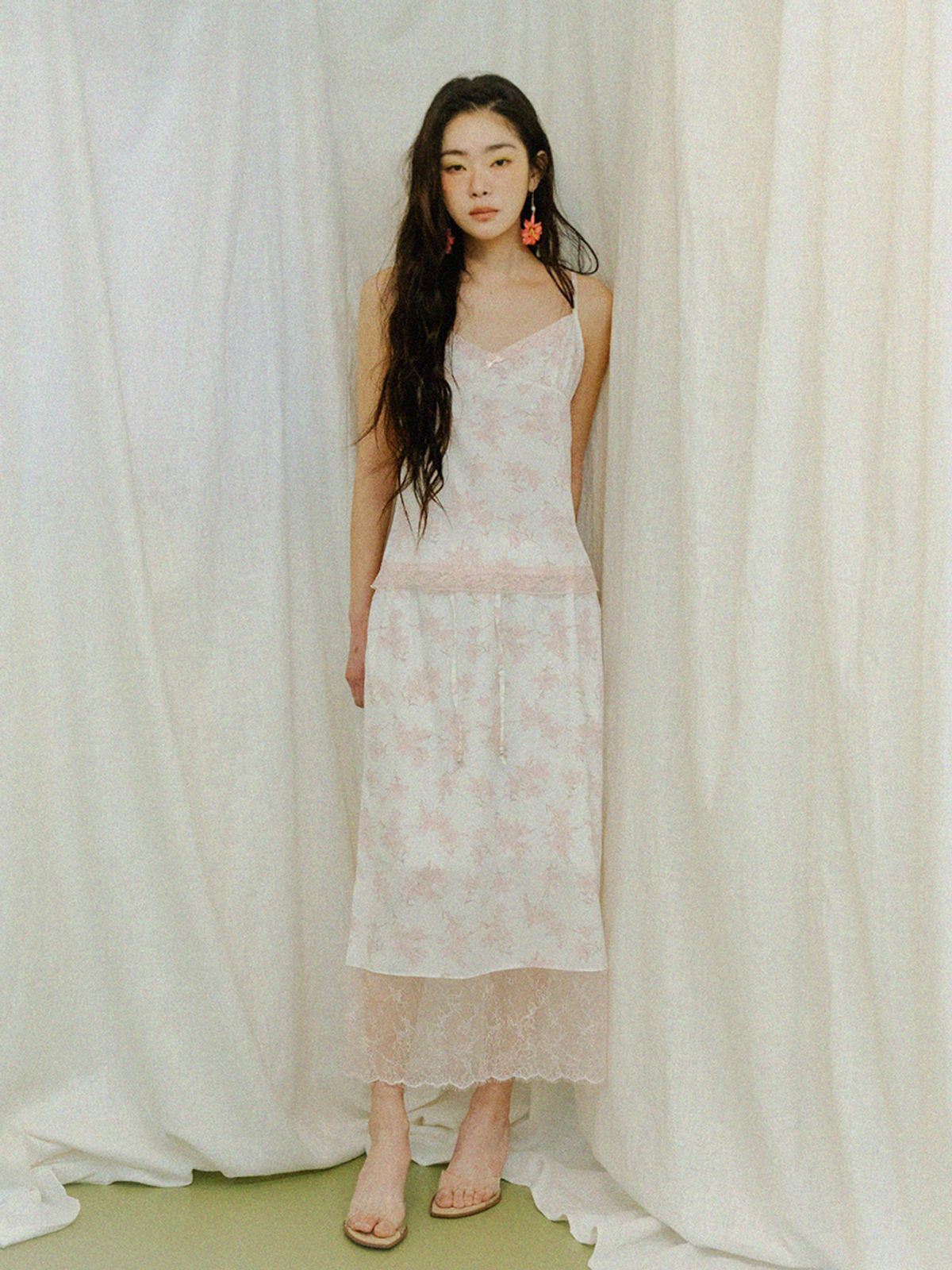 모로아(MOROA) 플라워 레이스 나시-아이보리