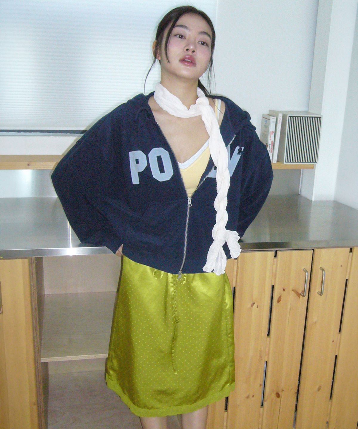 포에브(POEV) Logo Applique Zip-Up Hoodie [2 Color]