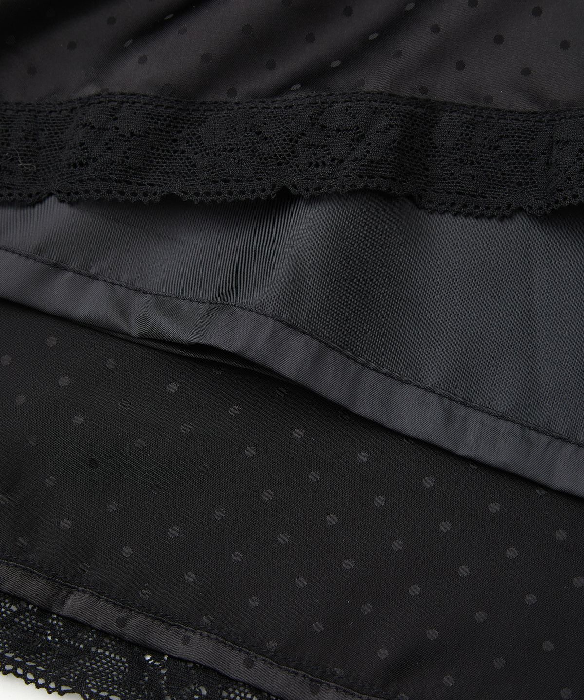 포에브(POEV) Dotted Drawstring Skirt - Black