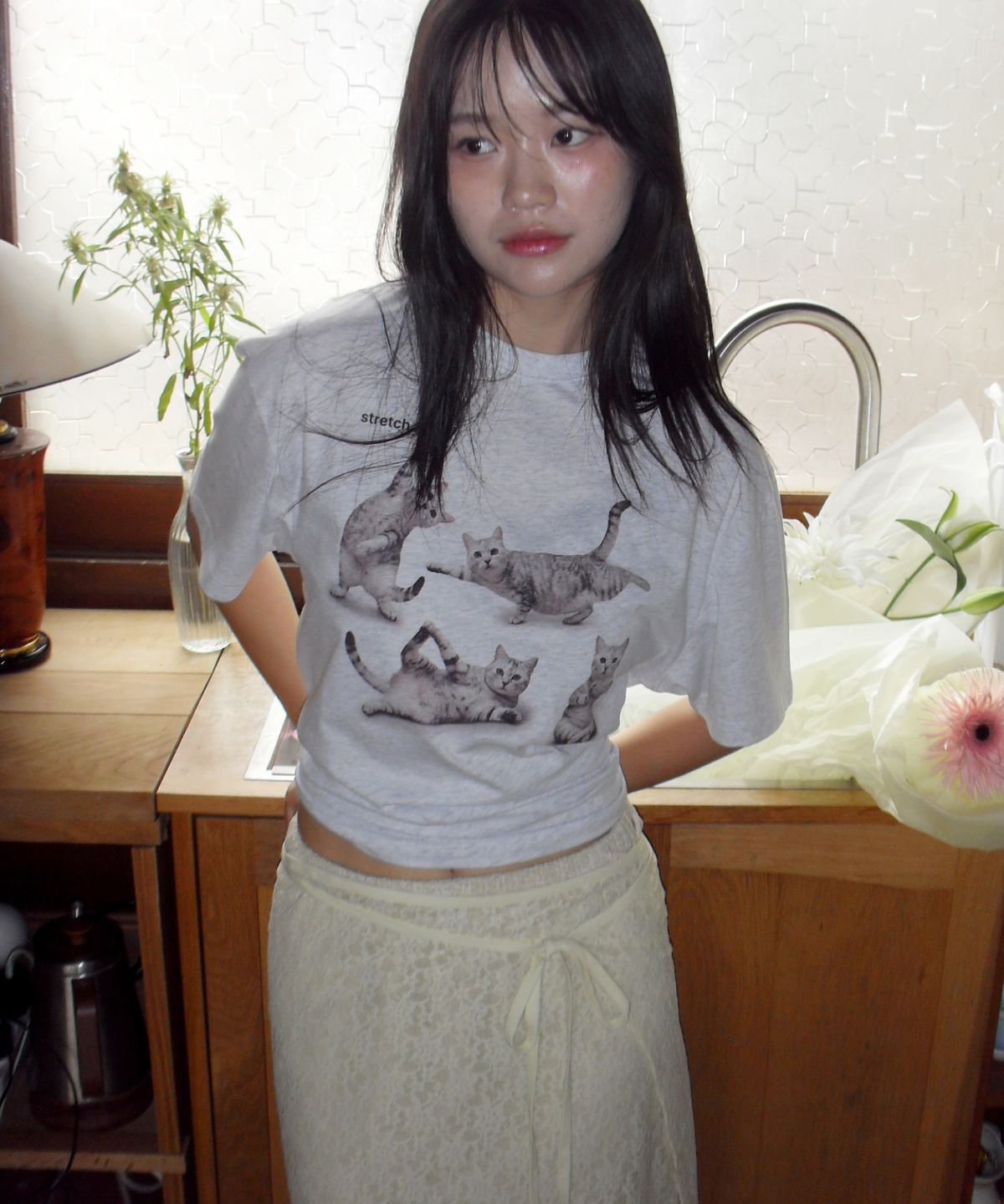 포에브(POEV) Stretching Cat T-Shirt - White Melange