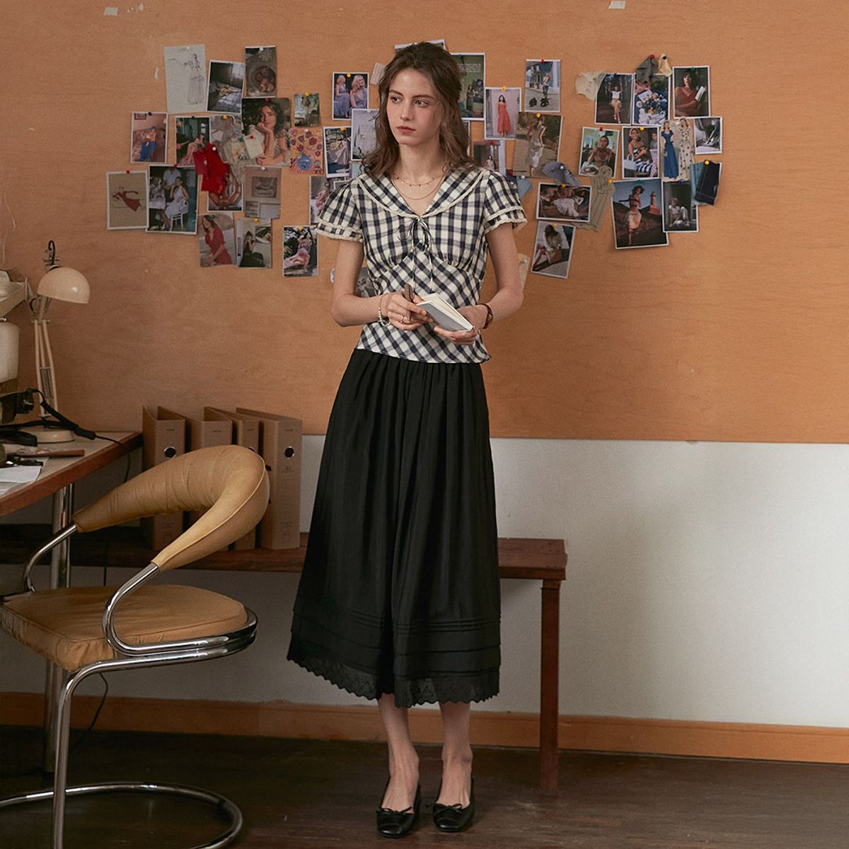 심플레트로(SIMPLE RETRO) SR_Lace navy collar plaid blouse