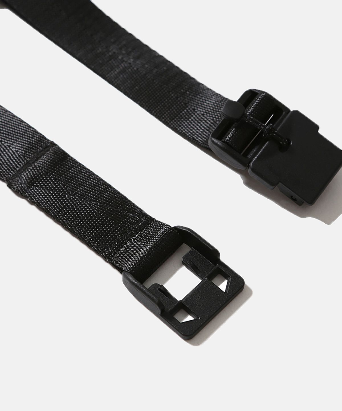 모이프(MOIF) [SS26] MAGNETIC BELT / BLACK