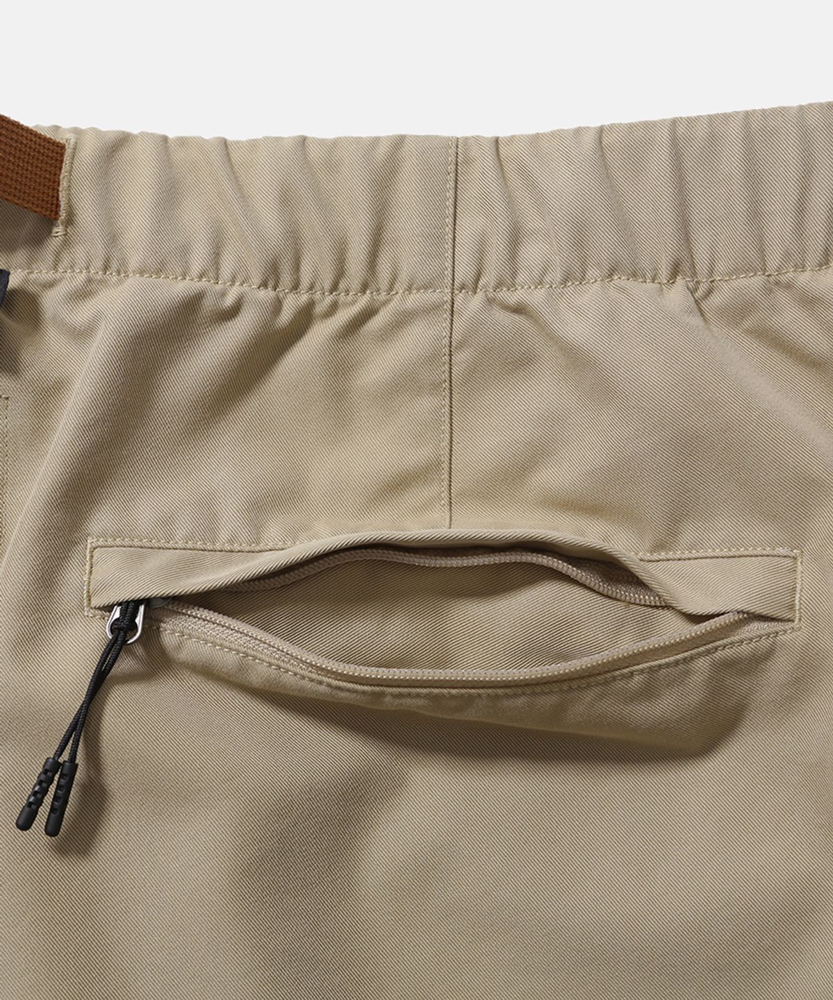 모이프(MOIF) [SS26] COMFY SKATER SHORTS / PALE KHAKI
