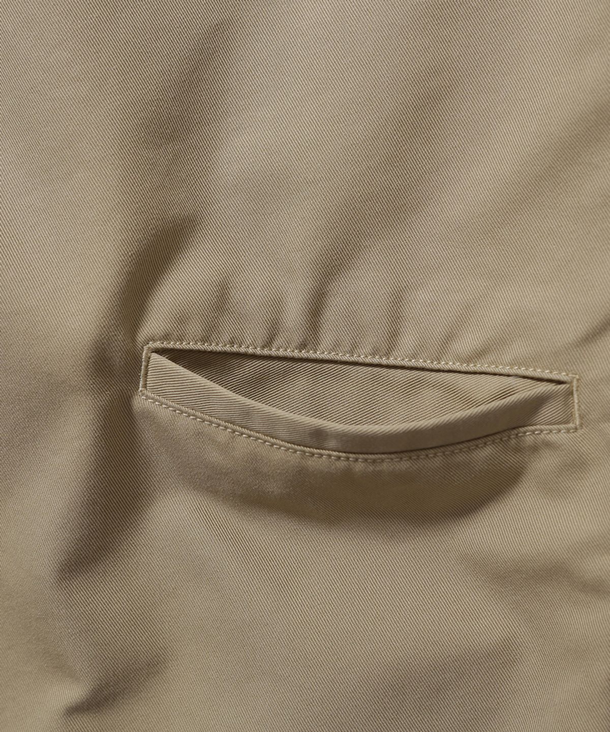 모이프(MOIF) [SS26] COMFY SKATER SHORTS / PALE KHAKI