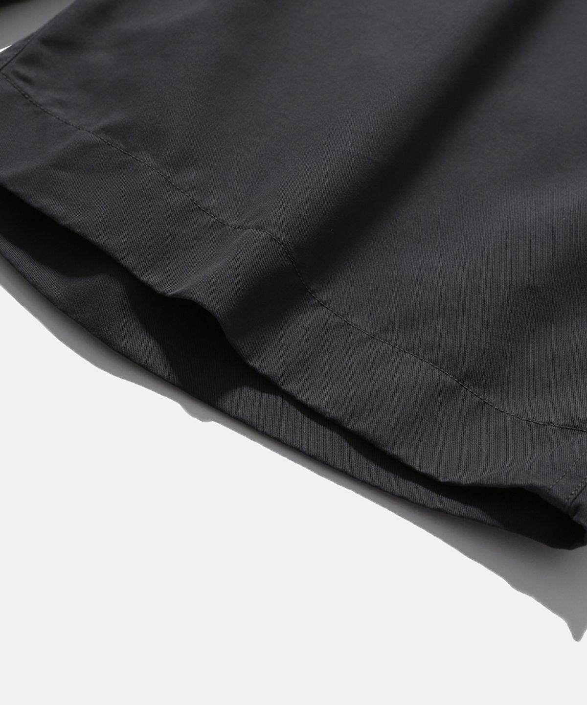 모이프(MOIF) [SS26] COMFY SKATER SHORTS / CHARCOAL
