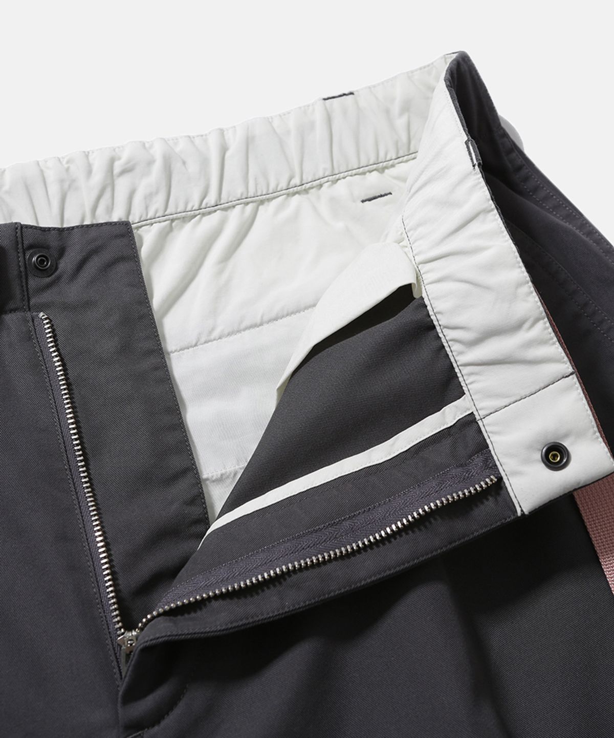 모이프(MOIF) [SS26] COMFY SKATER SHORTS / CHARCOAL