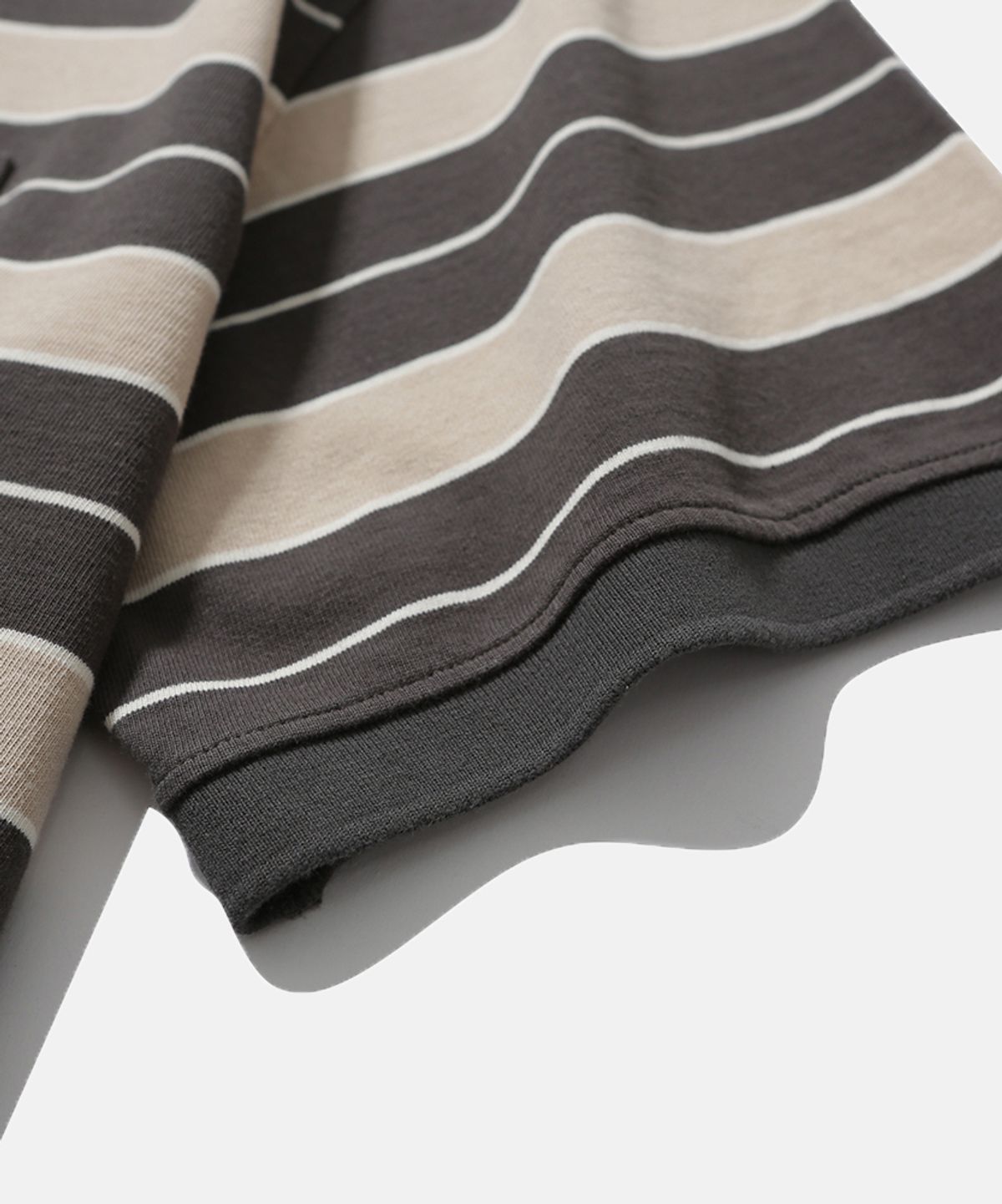 모이프(MOIF) [SS26] WIDE POLO H/S SHIRT / GRAY MULTI STRIPE