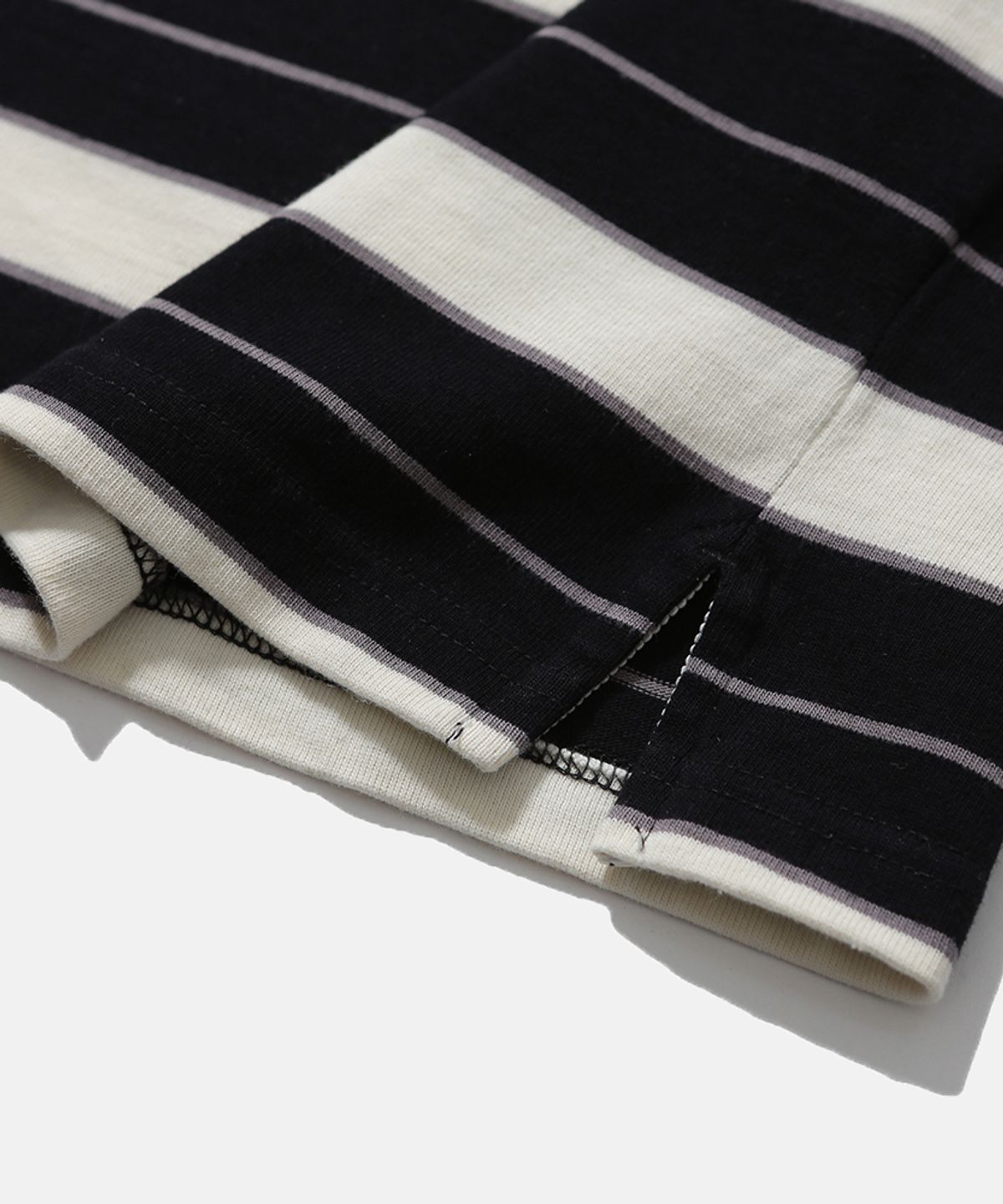 모이프(MOIF) [SS26] WIDE POLO H/S SHIRT / BLACK MULTI STRIPE