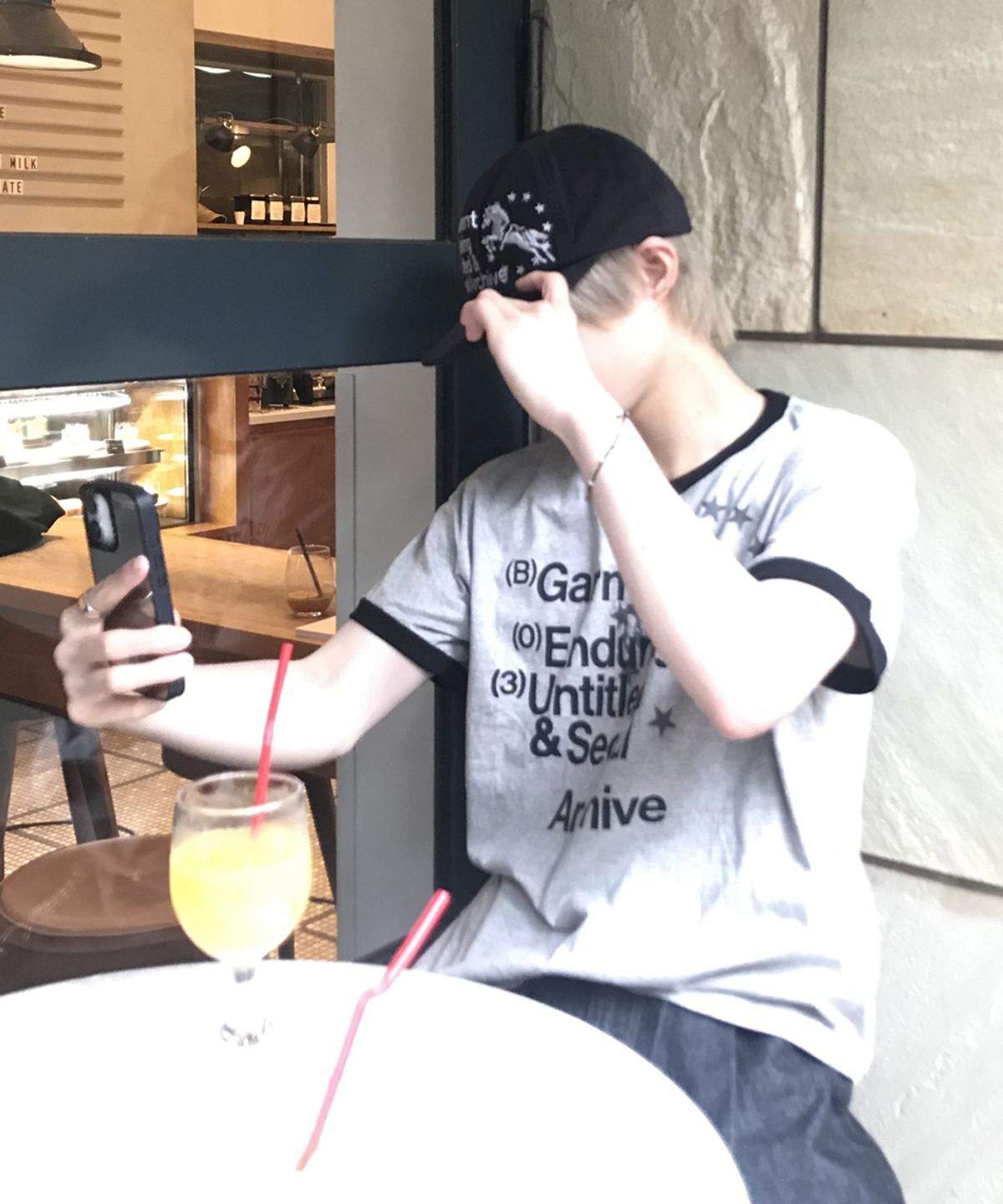 언타이틀 서울(UNTITLED SEOUL) 아카이브 유니콘 링거 크롭 반팔 그레이