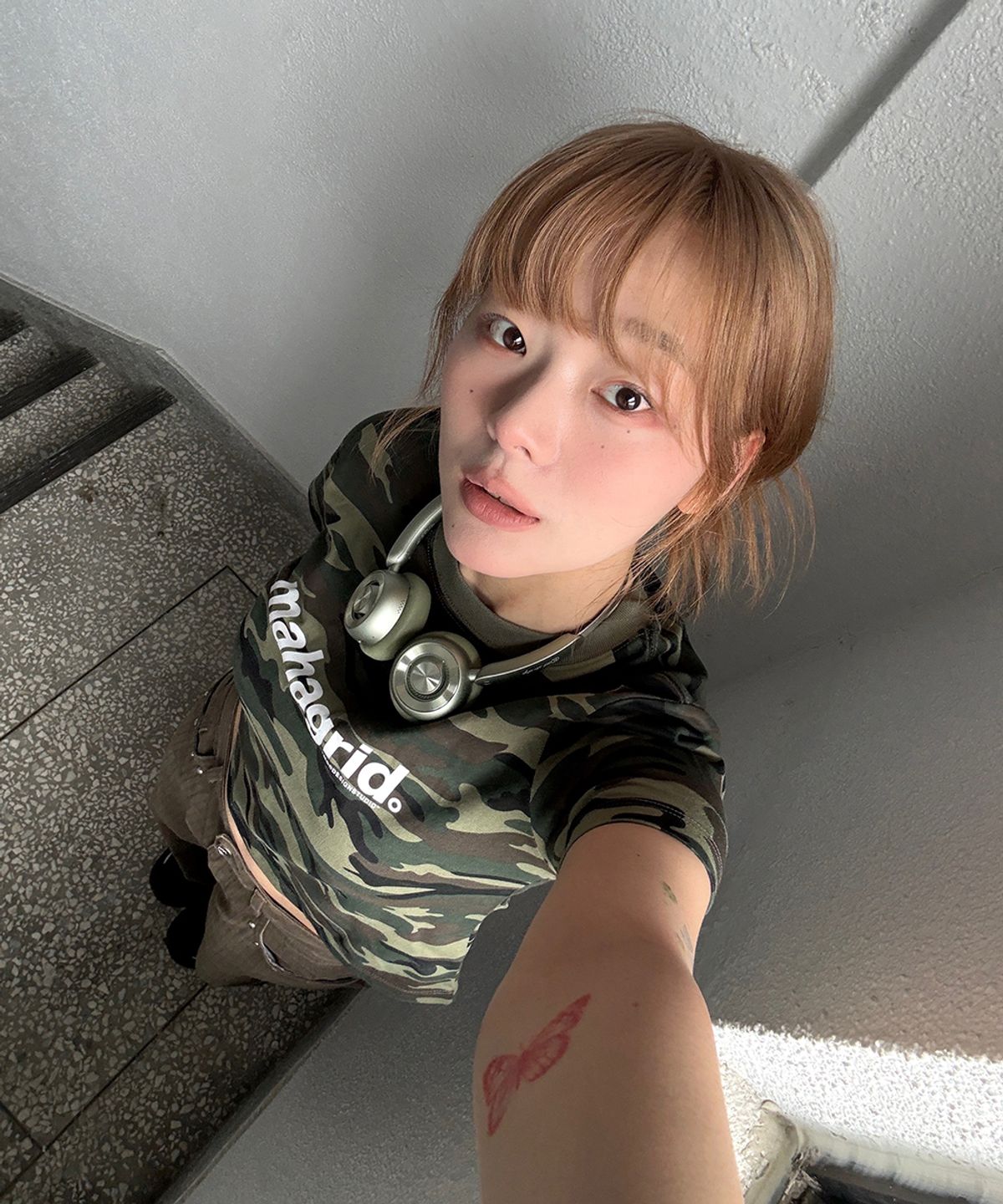마하그리드(MAHAGRID) CAMO PATTERN BASIC LOGO CROP TEE GREEN(MG2GMMT531A)