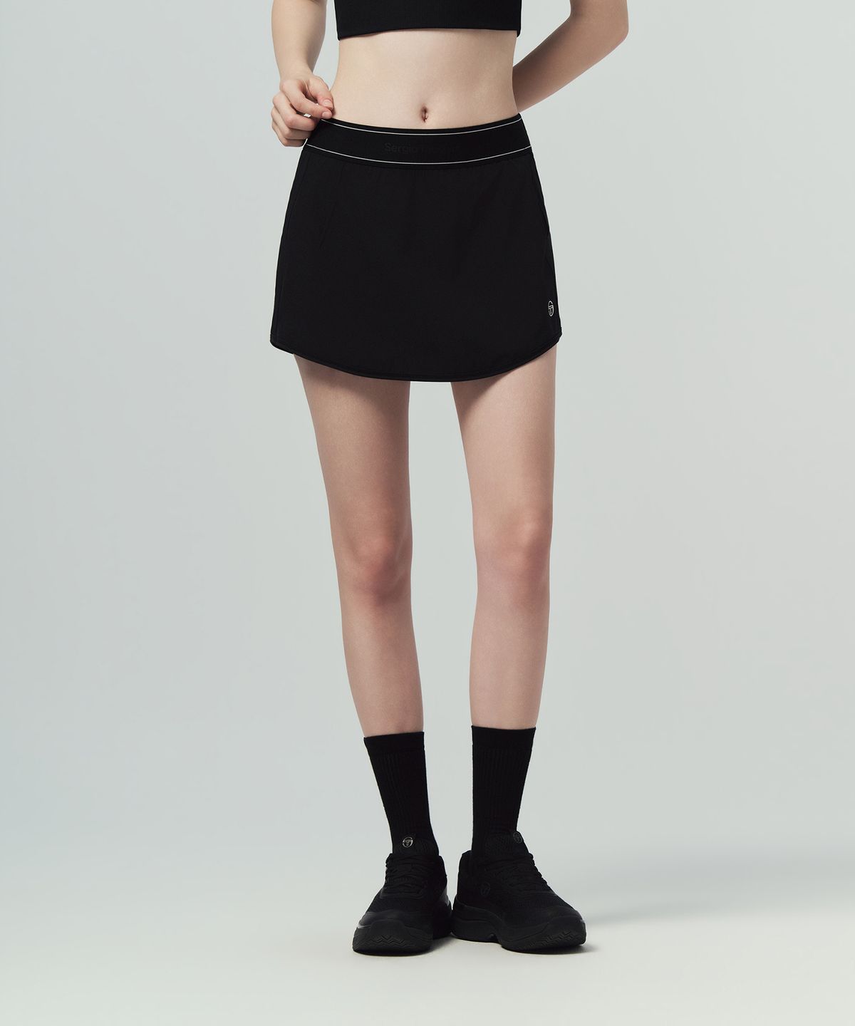 세르지오 타키니(SERGIO TACCHINI) W 경량 우븐 스커트 (Black)