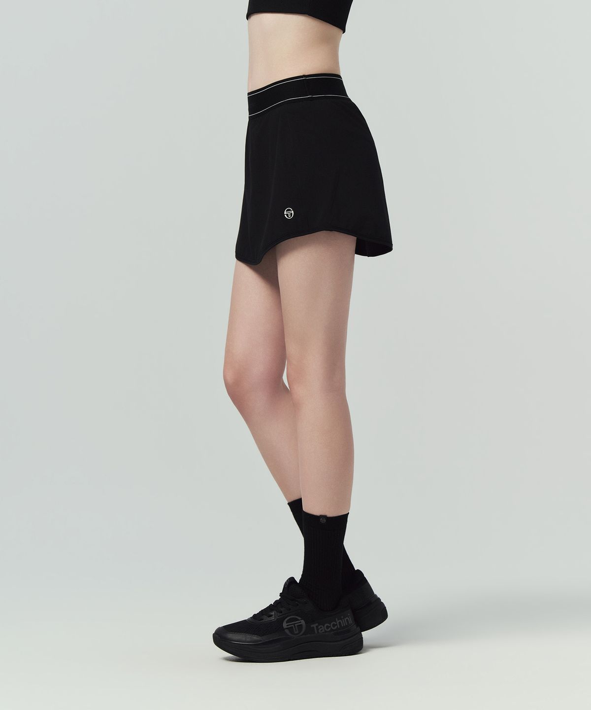 세르지오 타키니(SERGIO TACCHINI) W 경량 우븐 스커트 (Black)