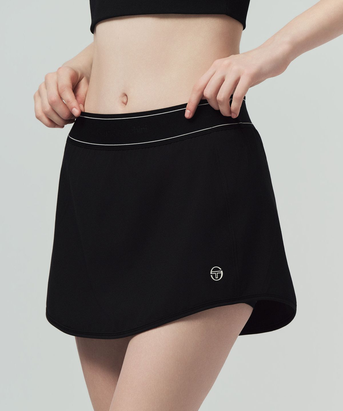 세르지오 타키니(SERGIO TACCHINI) W 경량 우븐 스커트 (Black)