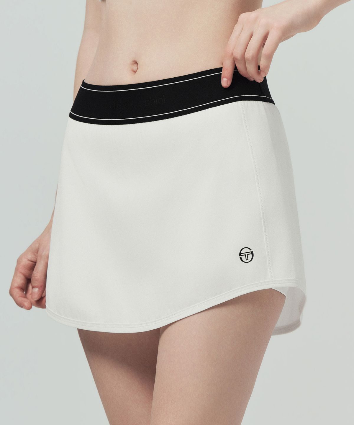 세르지오 타키니(SERGIO TACCHINI) W 경량 우븐 스커트 (White)