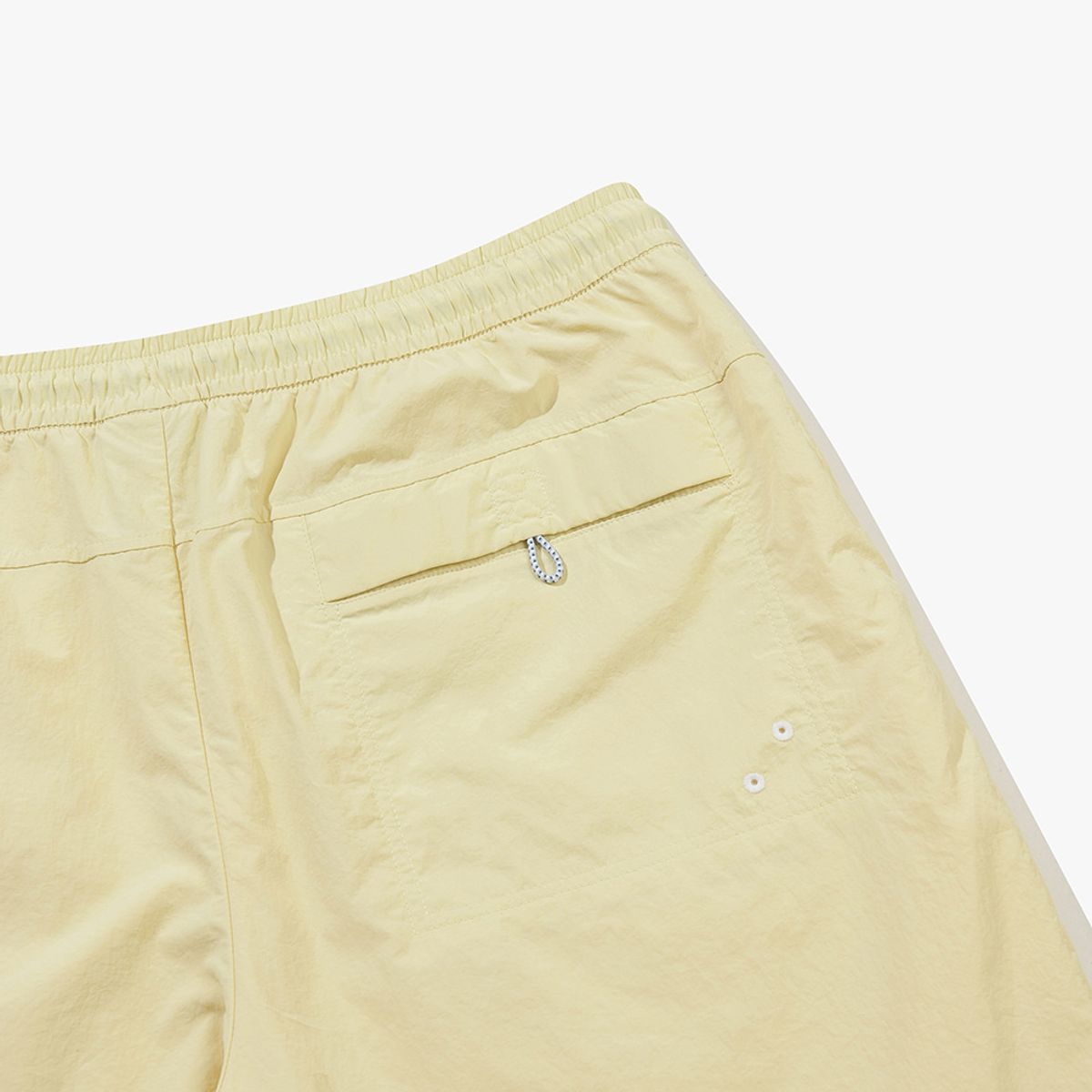 디아도라(diadora) 컴피 4부 우븐 쇼츠 YELLOW