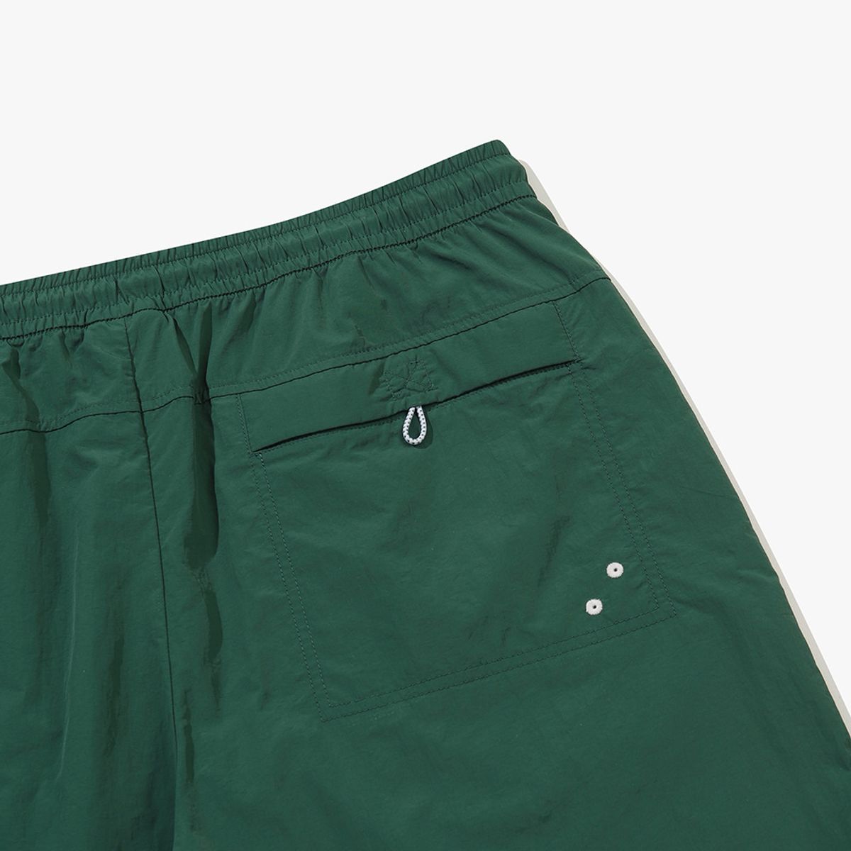 디아도라(diadora) 컴피 4부 우븐 쇼츠 GREEN