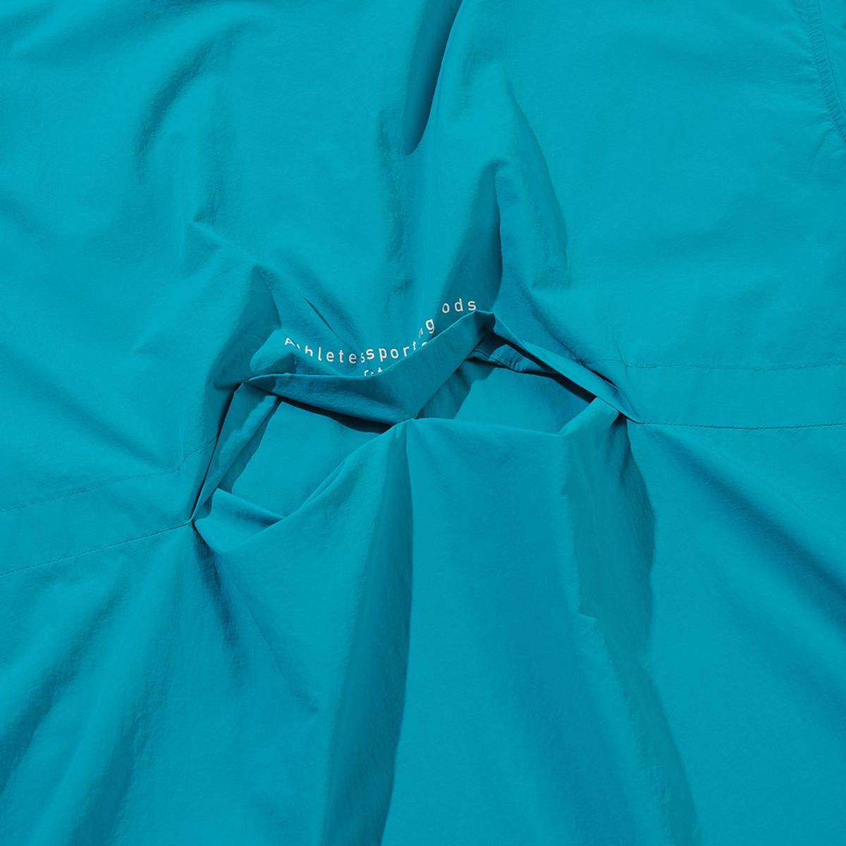 디아도라(diadora) 컴피 후드 반팔 아노락 TURQUOISE