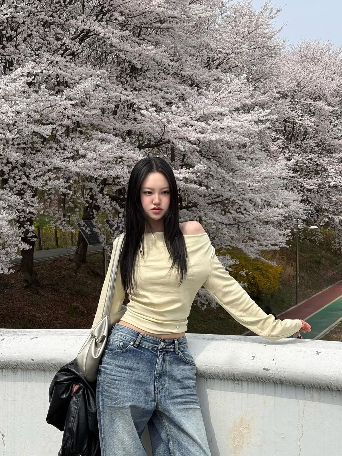 오운서(OWNSER) 선샤인 드레이프 오프숄더 티셔츠 (3 Colors)