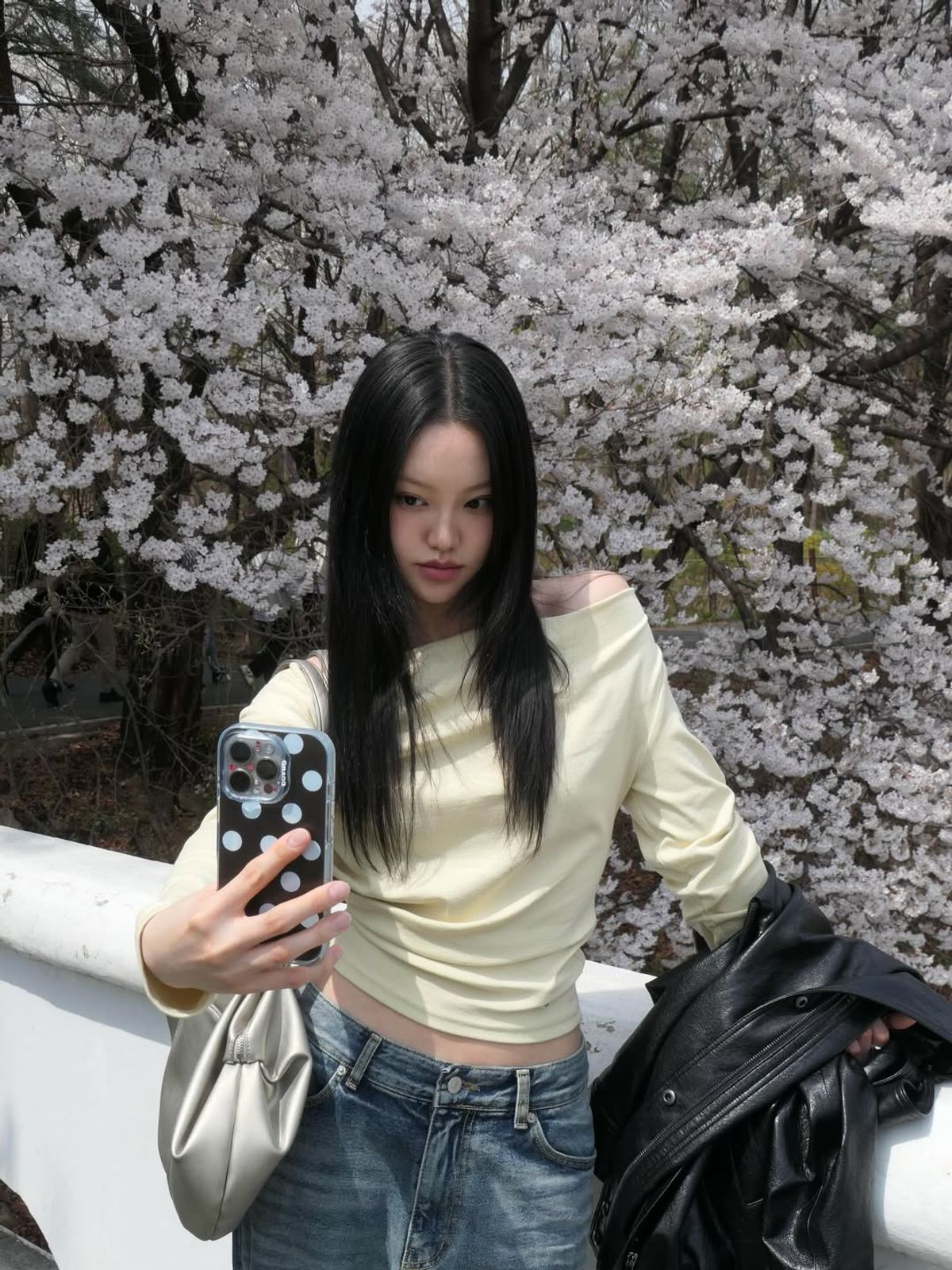 오운서(OWNSER) 선샤인 드레이프 오프숄더 티셔츠 (3 Colors)