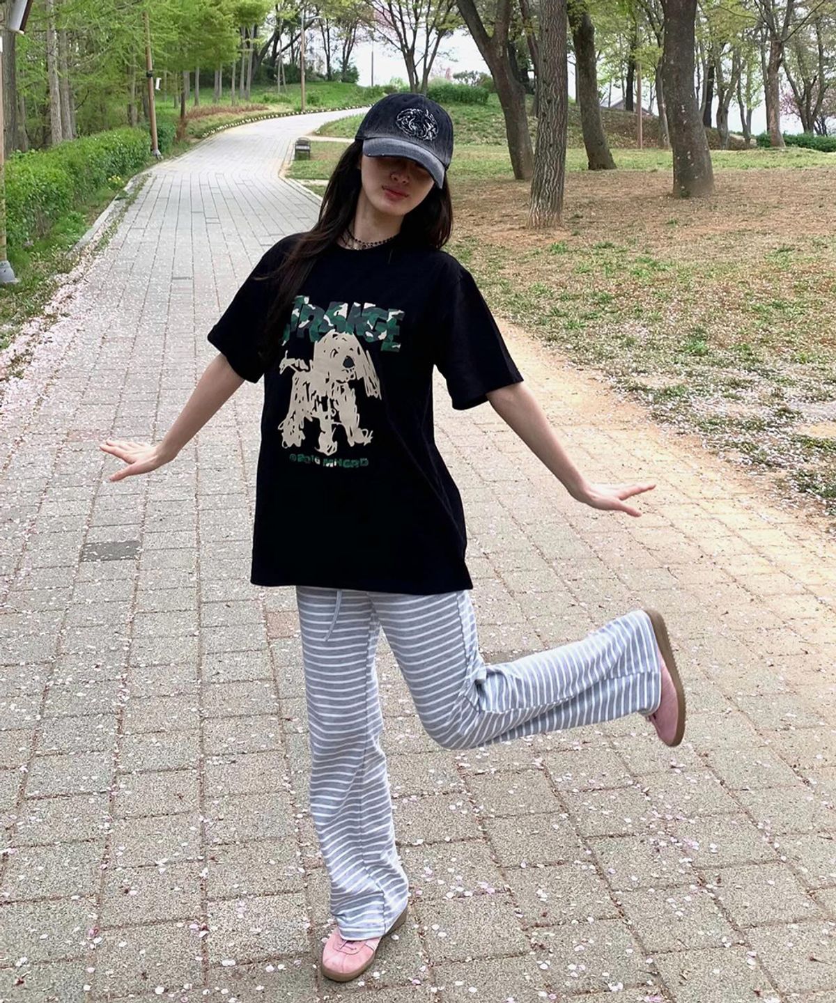 마하그리드(MAHAGRID) CAMO STRANGE PUPPY TEE BLACK(MG2GMMT500A)