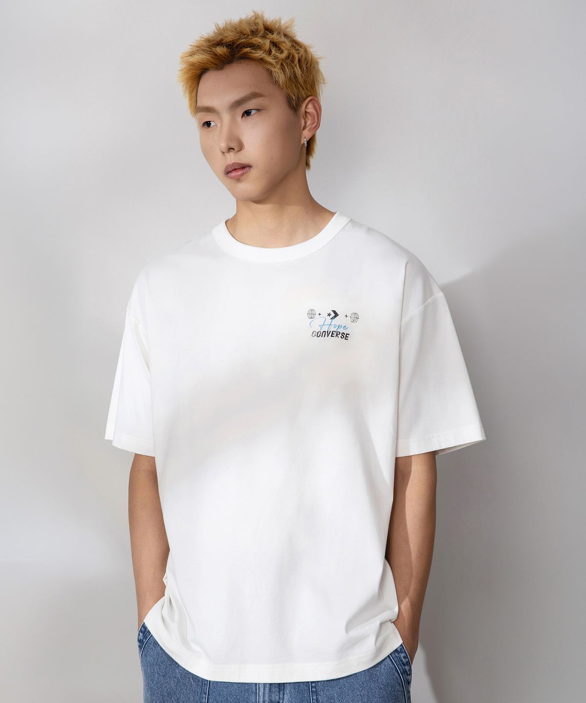 컨버스(CONVERSE) 소로나 로고 그래픽 티셔츠 화이트 MCJ754-001