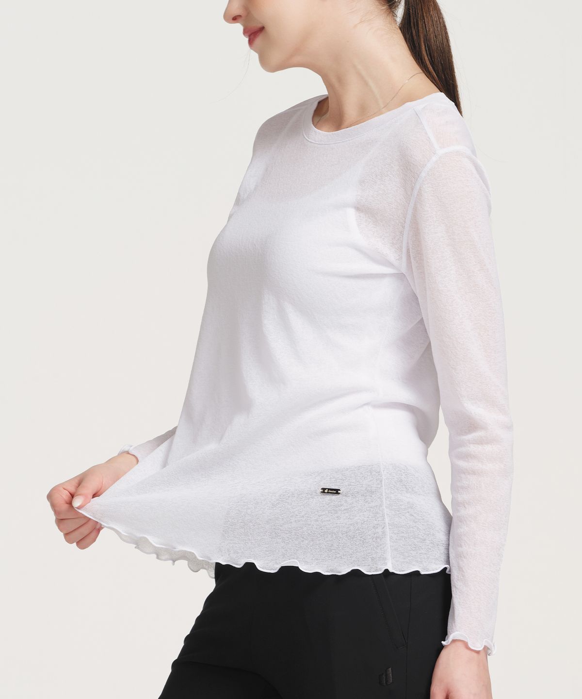 도이터(DEUTER) 시스루 긴팔 라운드티셔츠(여)