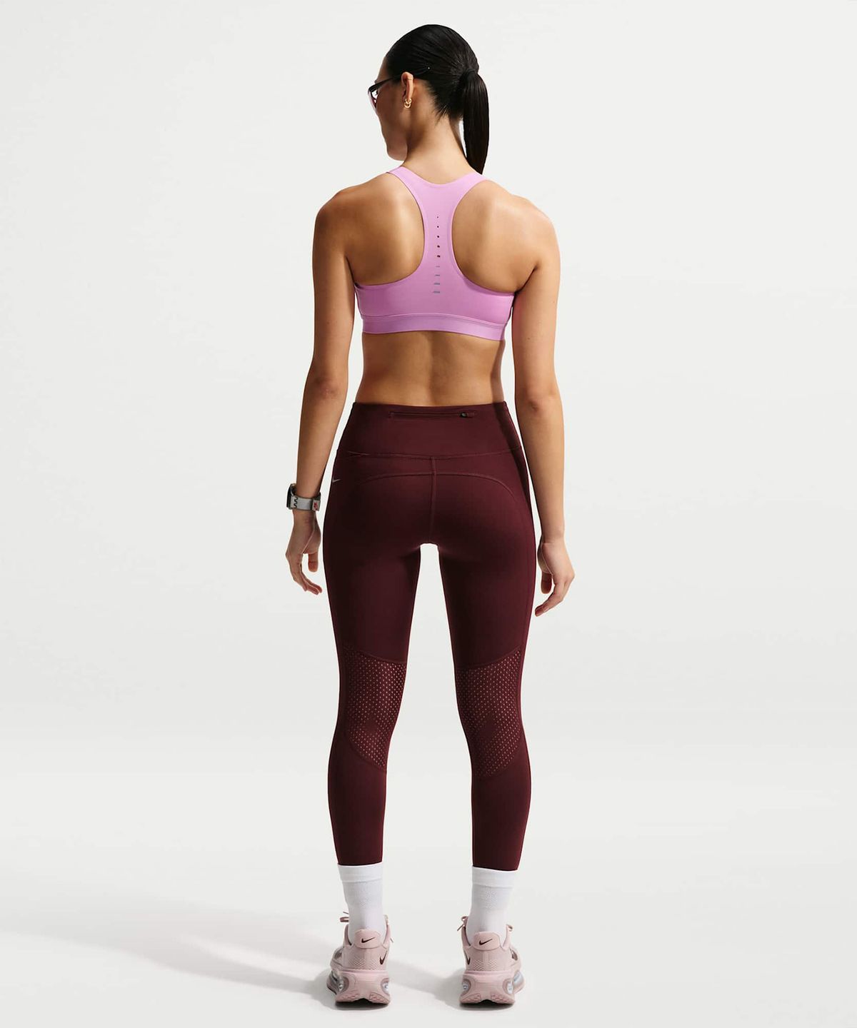 나이키(NIKE) 스위프트 하이 서포트 라이틀리 라인드 스포츠 브라 W - 라이트 마젠타:실버 / HM5221-503