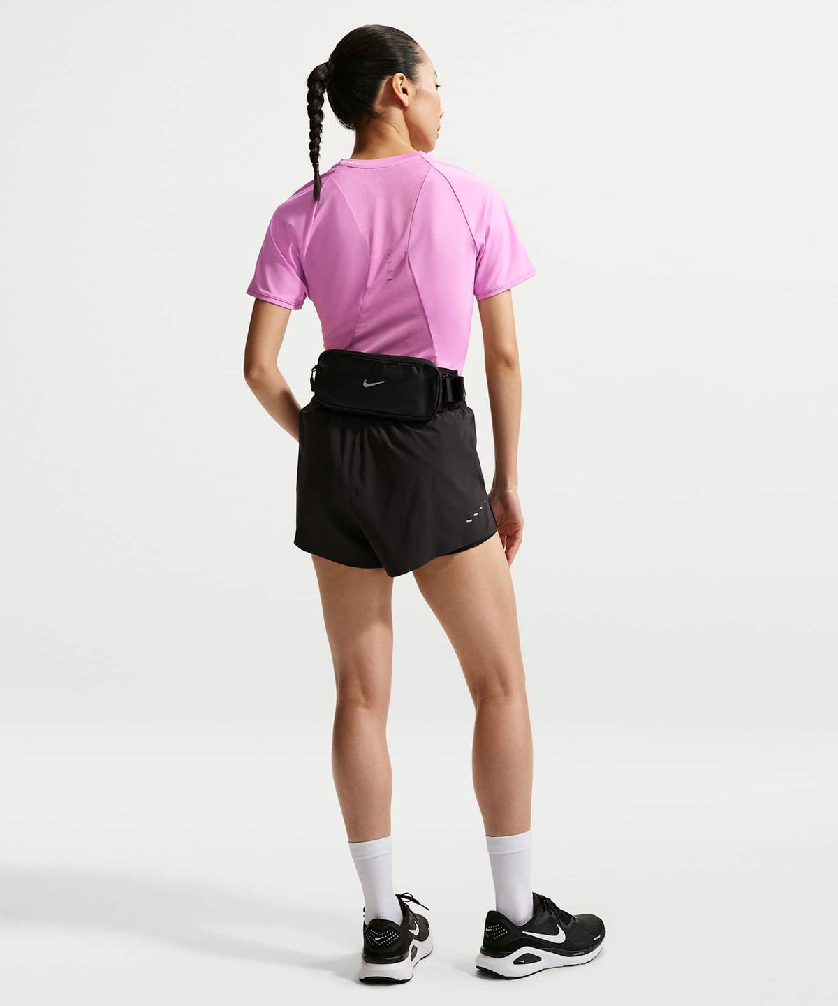 나이키(NIKE) 스위프트 드라이 핏 반소매 러닝 탑 W - 라이트 마젠타 / HM9699-503
