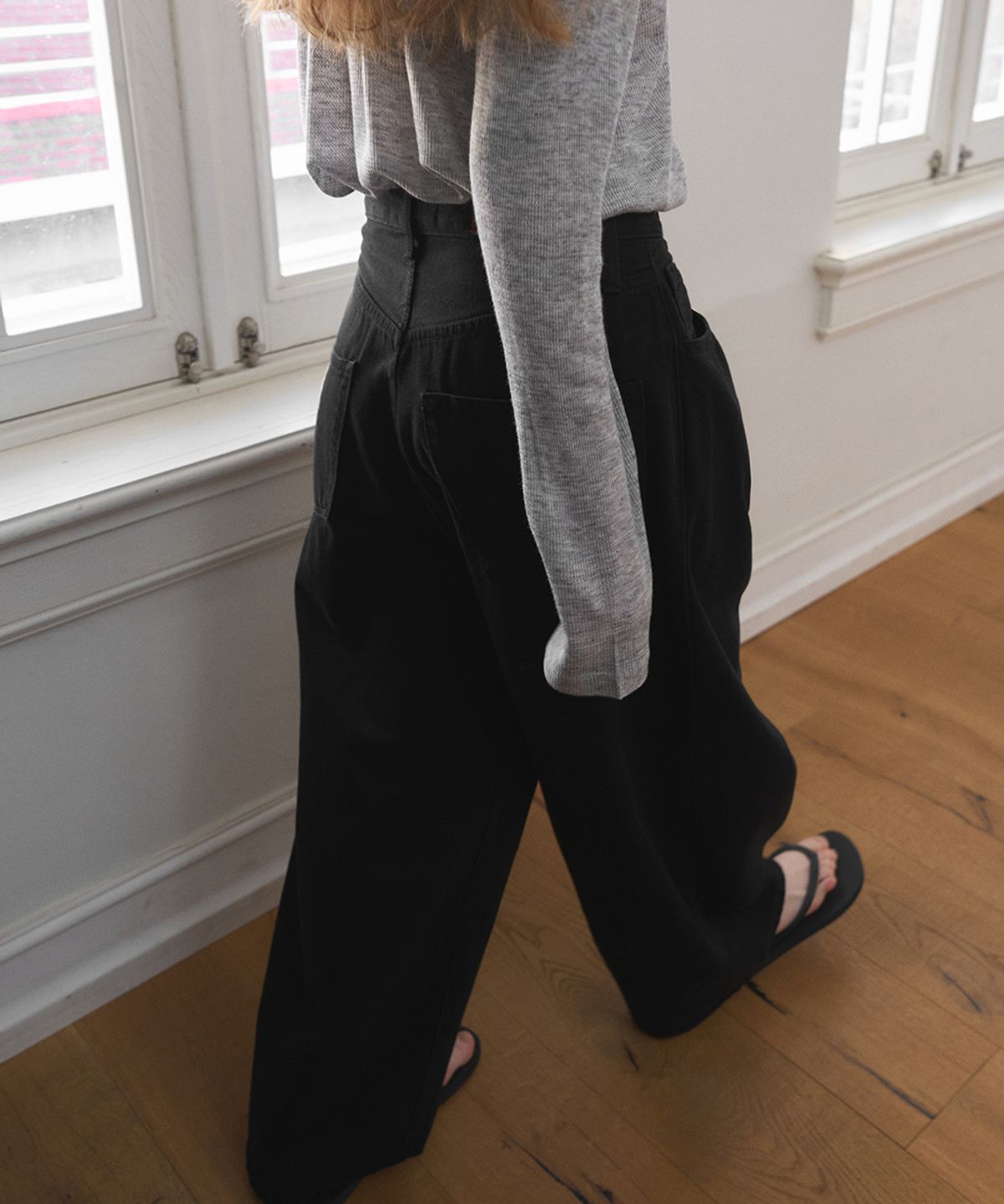 헤인트(HAINT) PINTUCK WIDE BALLOON DENIM PANTS 2COL_BLACK