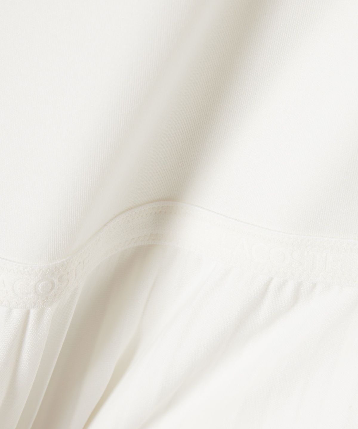 라코스테(LACOSTE) 여성 브이넥 슬리브리스 플리츠 원피스 EF8849-56G 70V