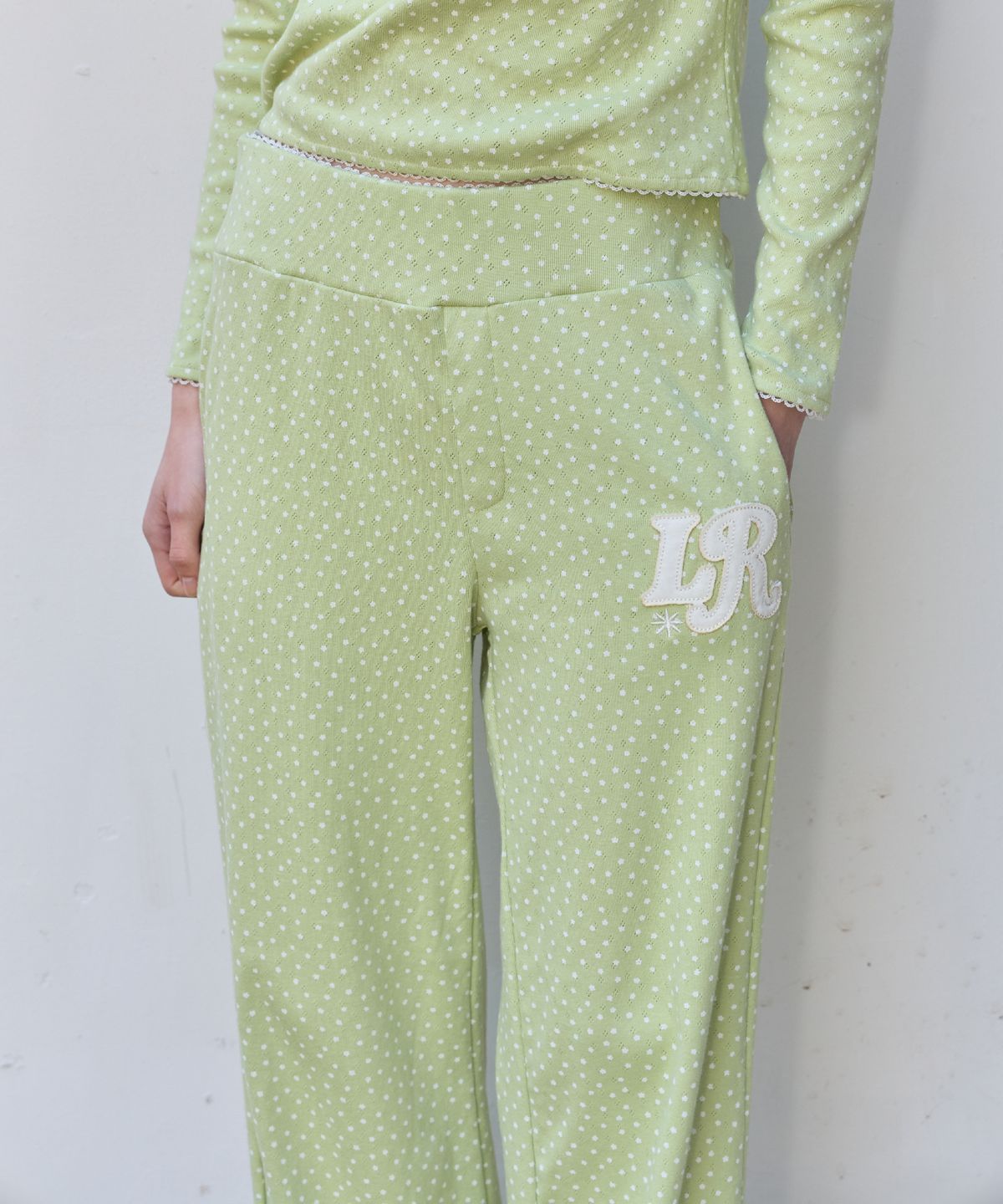 레터리(LETERIE) FLOWER PATTERN SWEATPANTS_GREEN