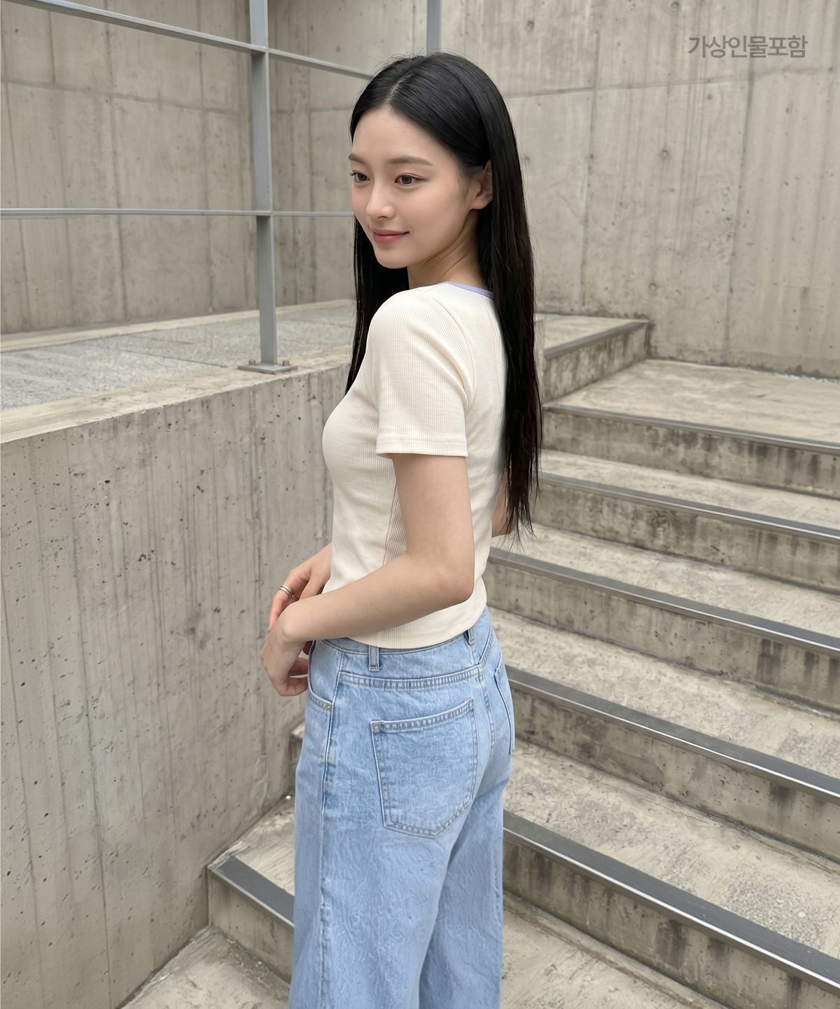 로엠(ROEM) 올데이 스퀘어넥 자수 골지 티셔츠 RMHWG24R11