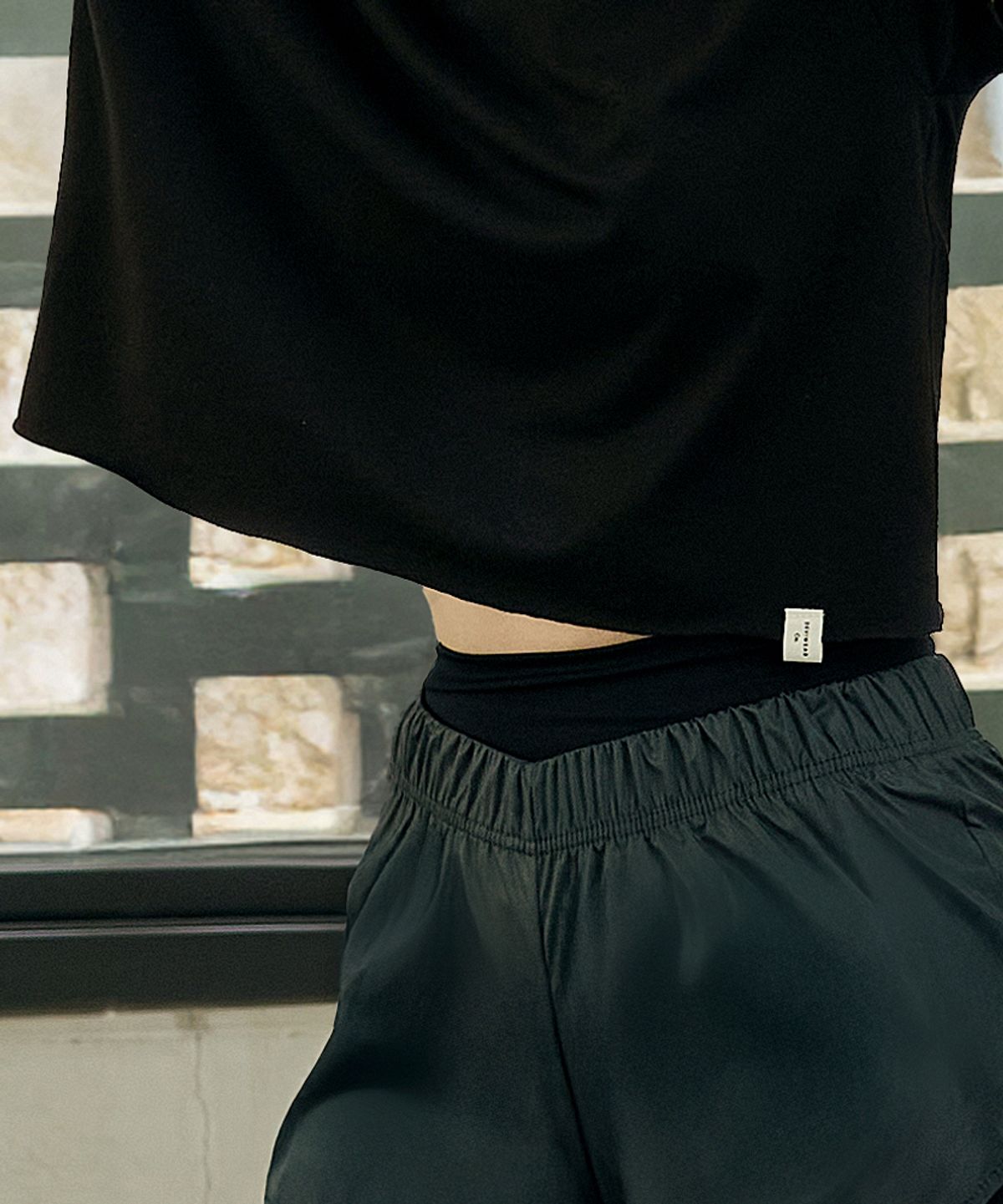 데비웨어(DEVIWEAR) 원숄더 루즈핏 반팔티 DEVI-T0145-블랙