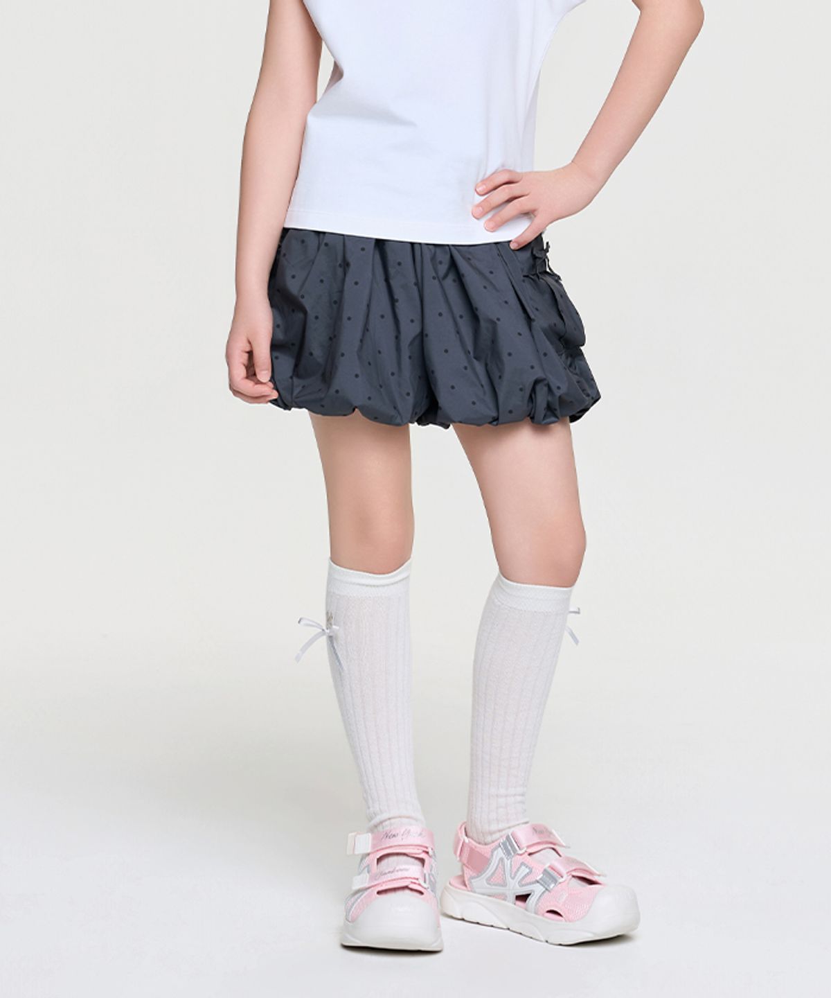 엠엘비 키즈(MLB KIDS) 스트릿 걸즈 도트 벌룬핏 반바지 NY (Charcoal Grey)