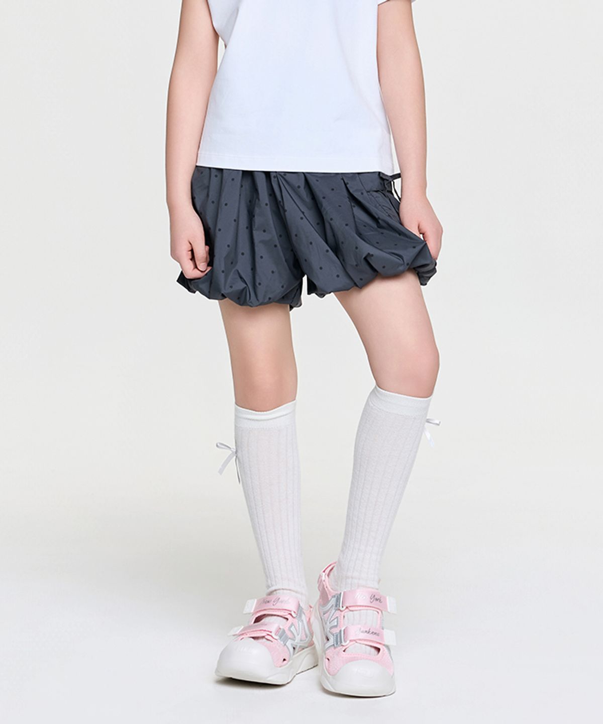 엠엘비 키즈(MLB KIDS) 스트릿 걸즈 도트 벌룬핏 반바지 NY (Charcoal Grey)