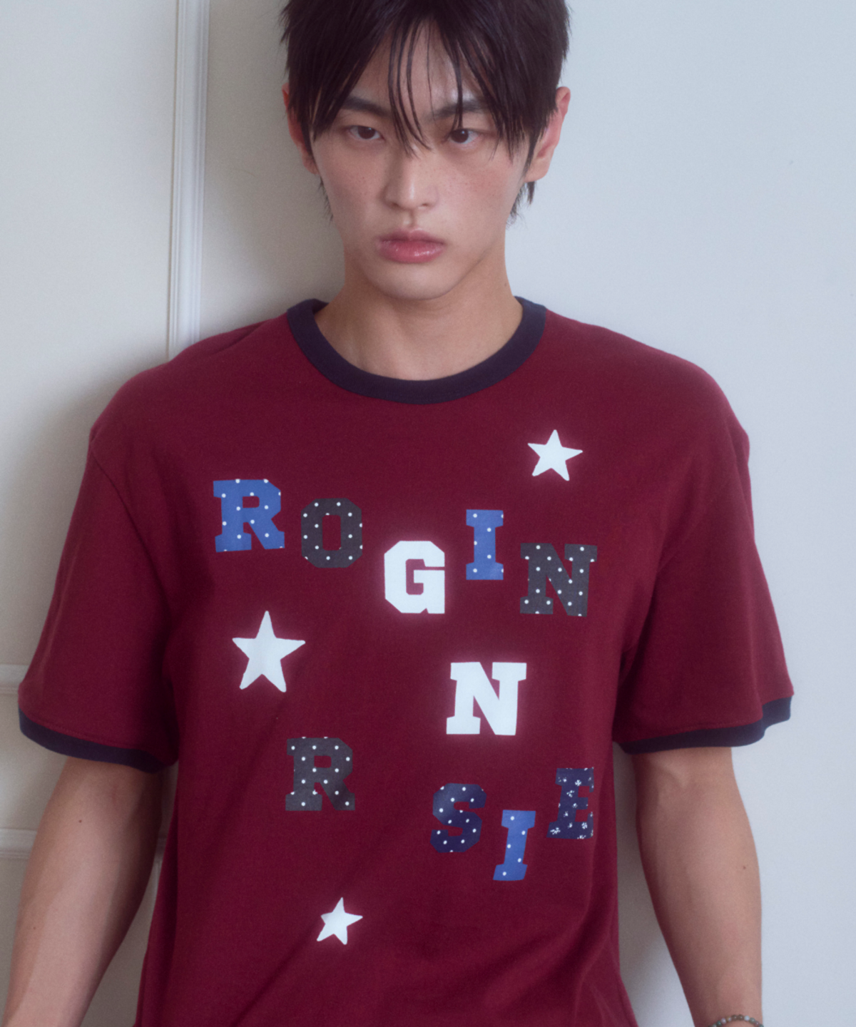 로긴 앤 로지(ROGIN N ROSIE) Logo Spell Point Starry Ringer T-shirt Wine