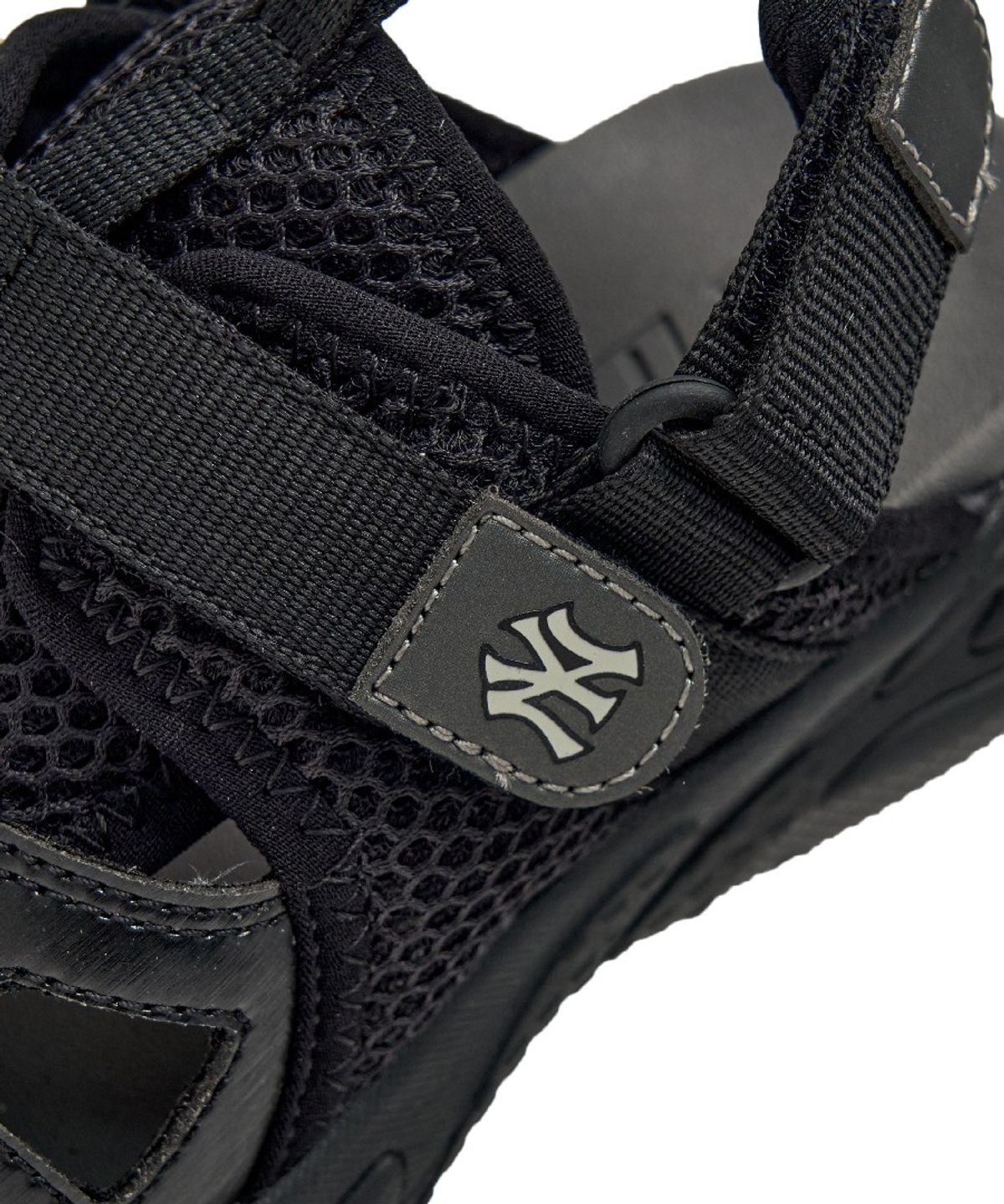 엠엘비 키즈(MLB KIDS) 청키 마스크 샌들 V3 NY (Black)