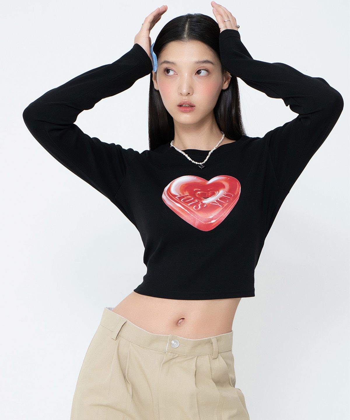 라츠유(LOTSYOU) The Friends Heart Candy Crop Tee Black